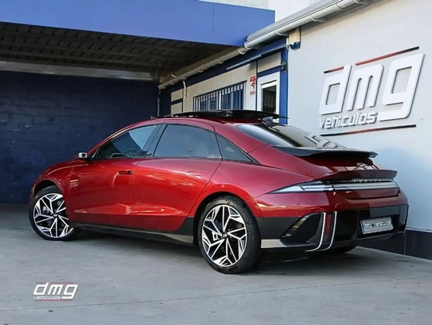 Hyundai IONIQ 6 239Kw Energy AWD Rojo - 2