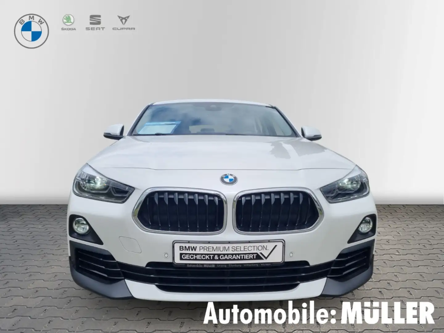 BMW X2 sDrive 18 i ACC HUD El. Panodach Navi Soundsystem Weiß - 2
