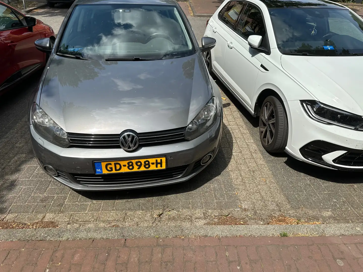 Volkswagen Golf Golf 1.6 TDI Highline Grijs - 1