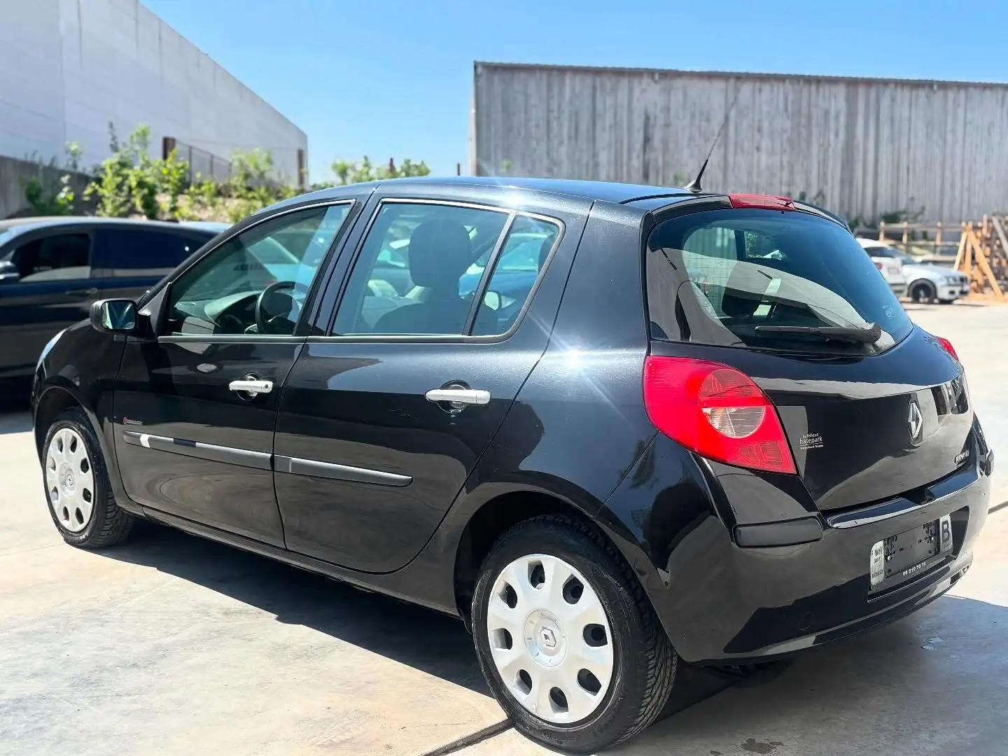 Renault Clio 1.2i - 2