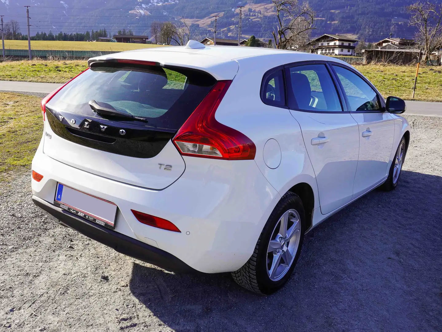 Volvo V40 V40 T2 Kinetic Geartronic Kinetic Weiß - 2