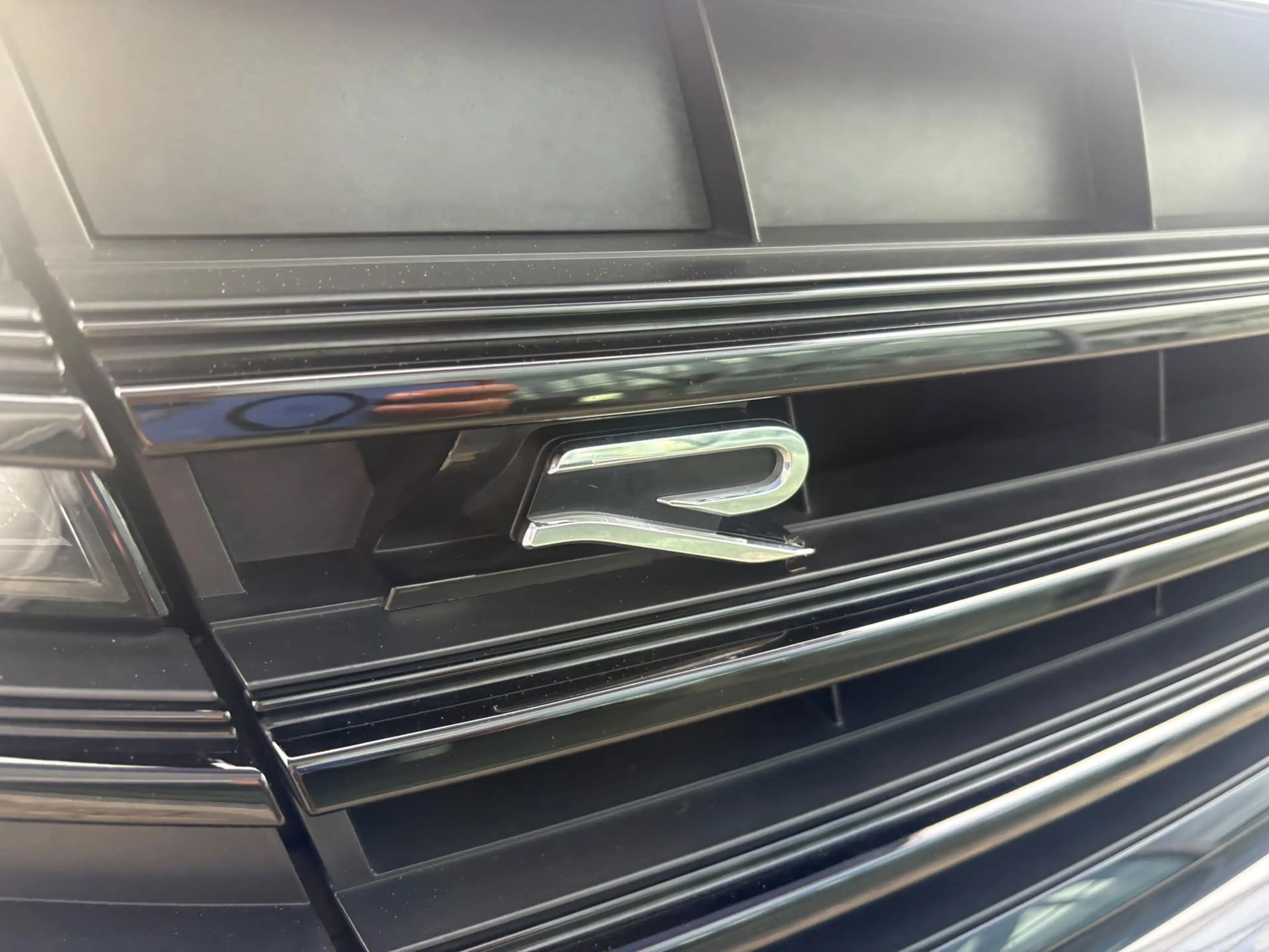 Volkswagen Touareg 3.0 TSi Plug-In eHybrid 4MOTION R 462pk Luchtverin — photo 7