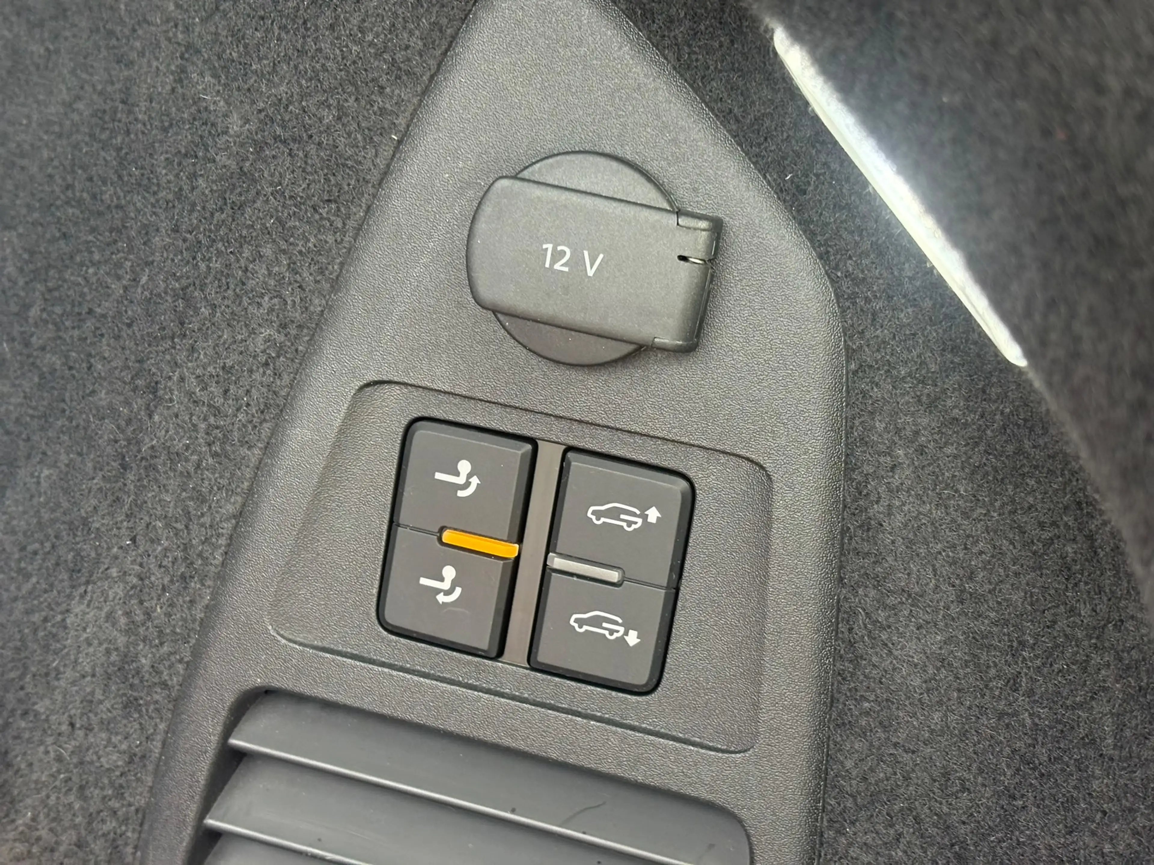 Volkswagen Touareg 3.0 TSi Plug-In eHybrid 4MOTION R 462pk Luchtverin — photo 9