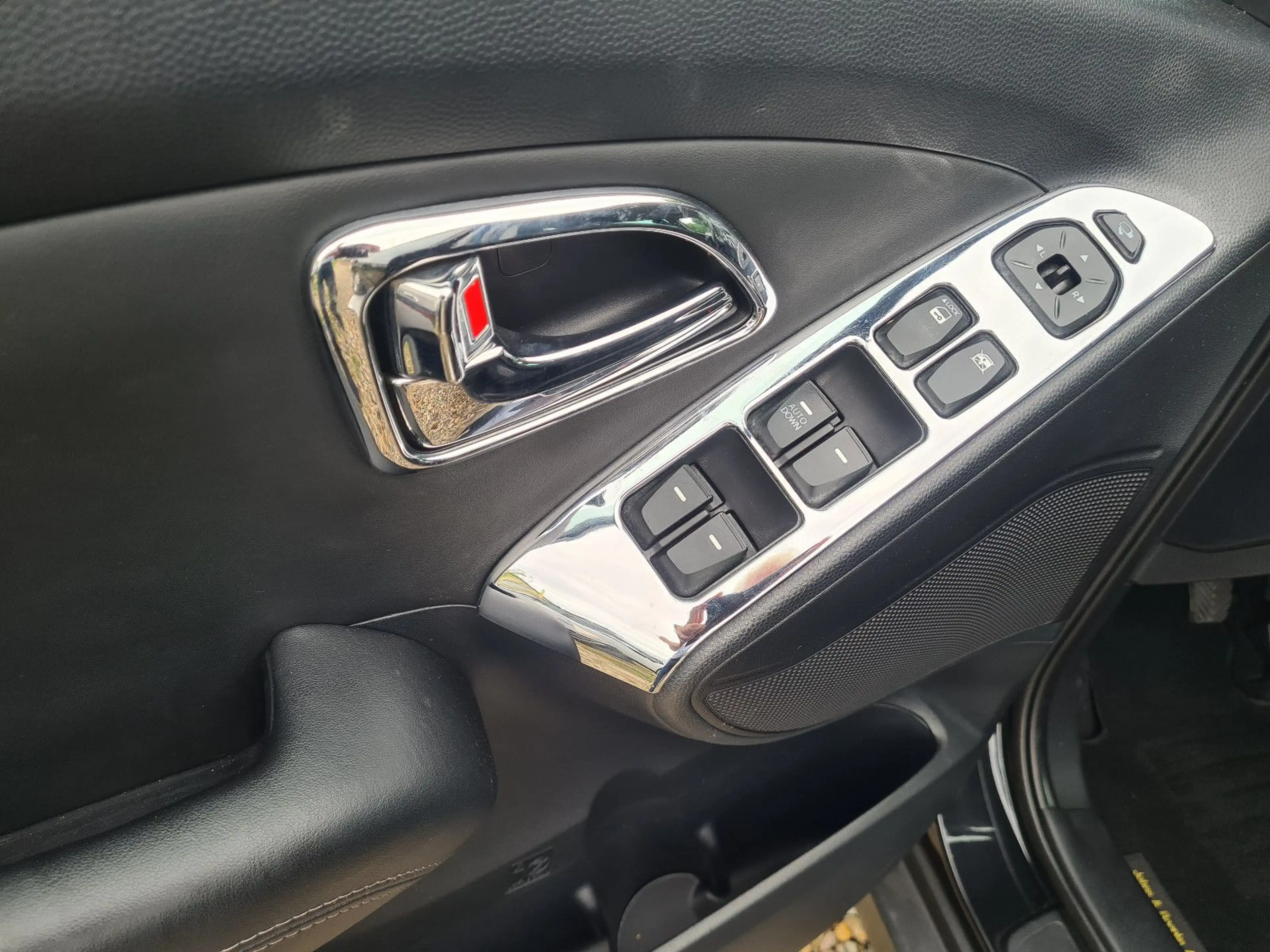 Hyundai iX35 2.0 Style 2WD * LEDER/ KLIMAAUT./ SHZ V+H * — photo 11
