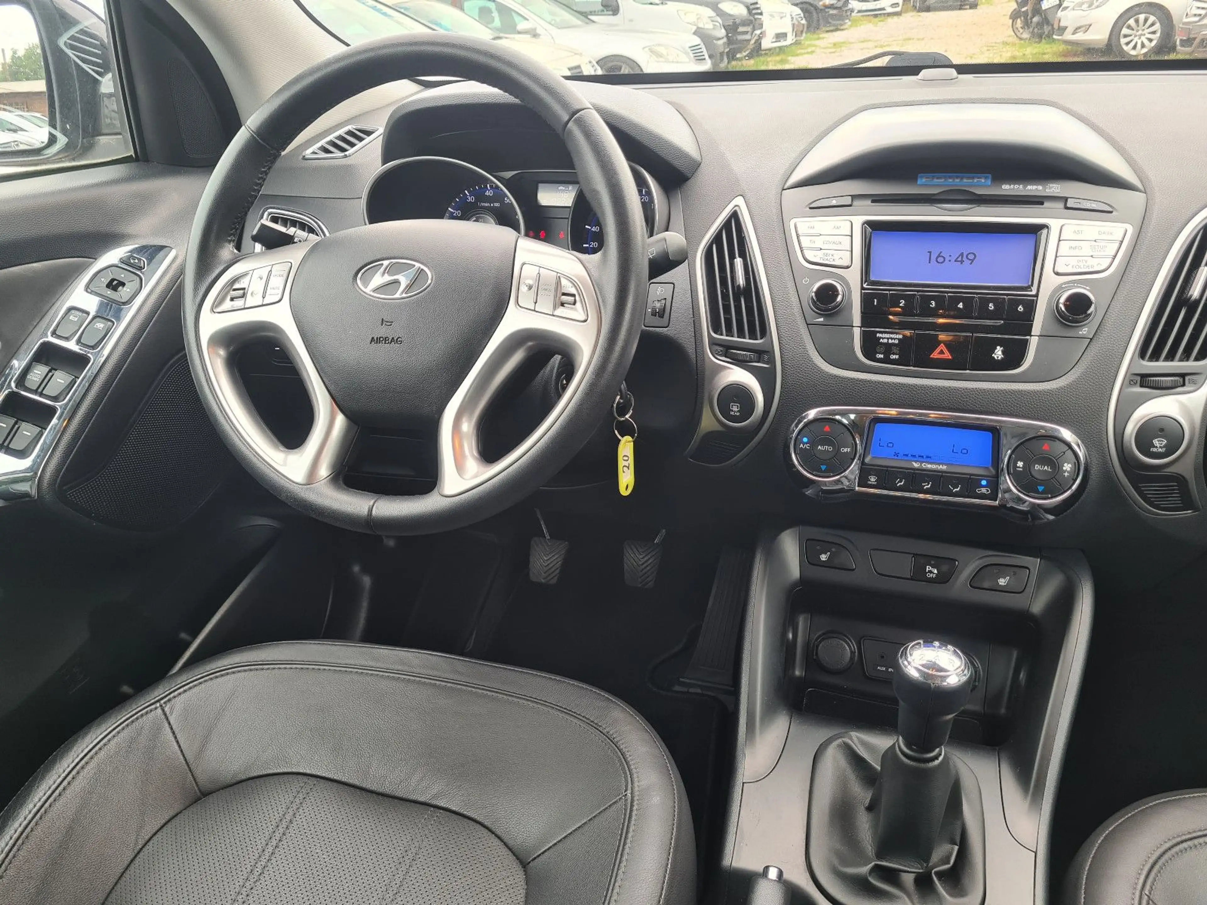 Hyundai iX35 2.0 Style 2WD * LEDER/ KLIMAAUT./ SHZ V+H * — photo 7
