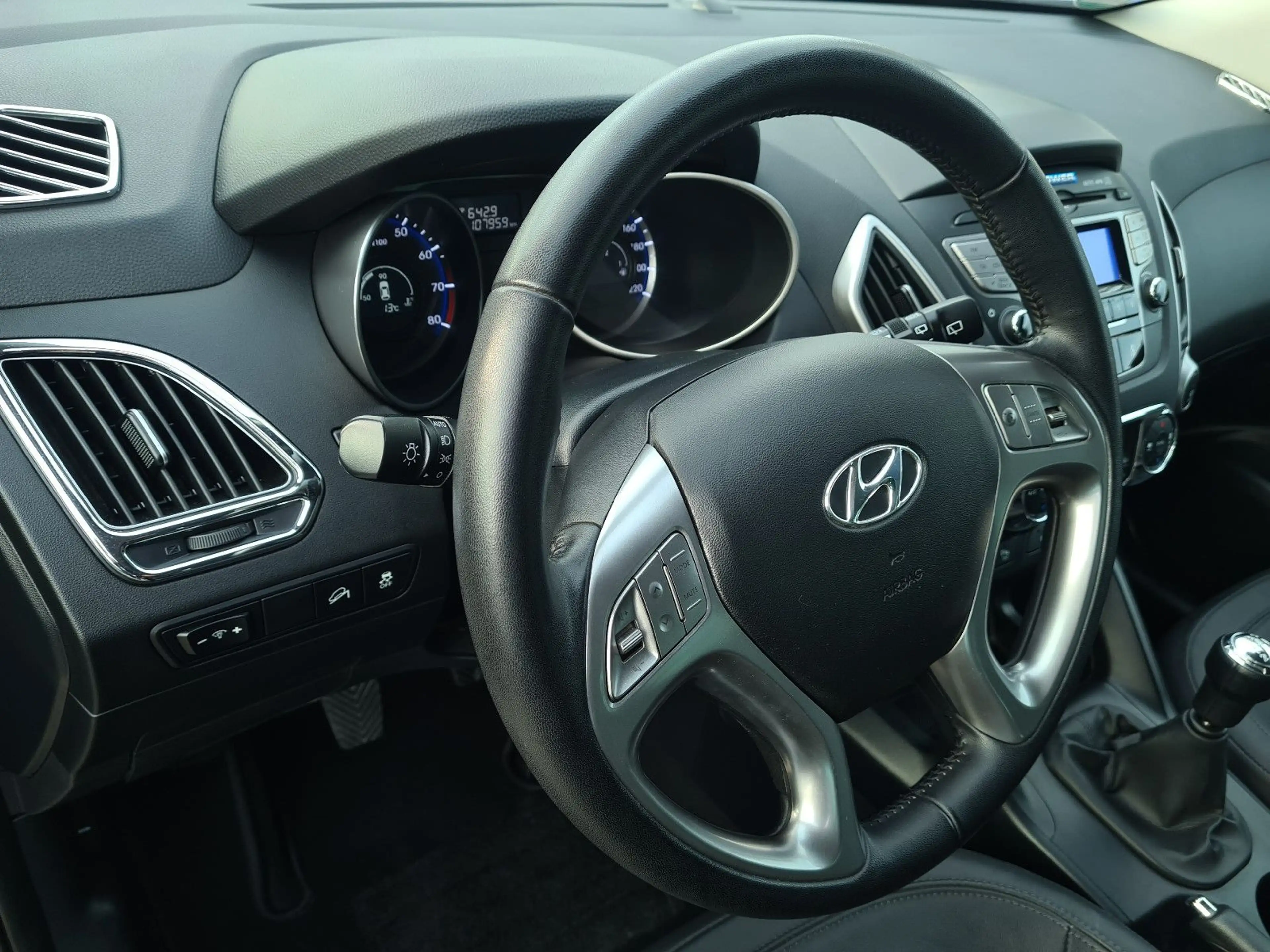 Hyundai iX35 2.0 Style 2WD * LEDER/ KLIMAAUT./ SHZ V+H * — photo 13