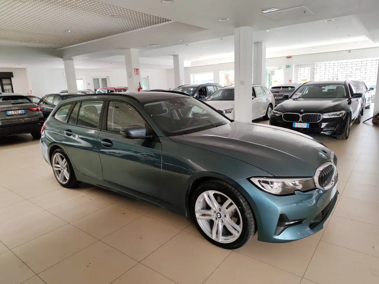 BMW 316 d 48V MHEV Touring auto Cruise LED Cerchi 18” Blu/Azzurro - 2