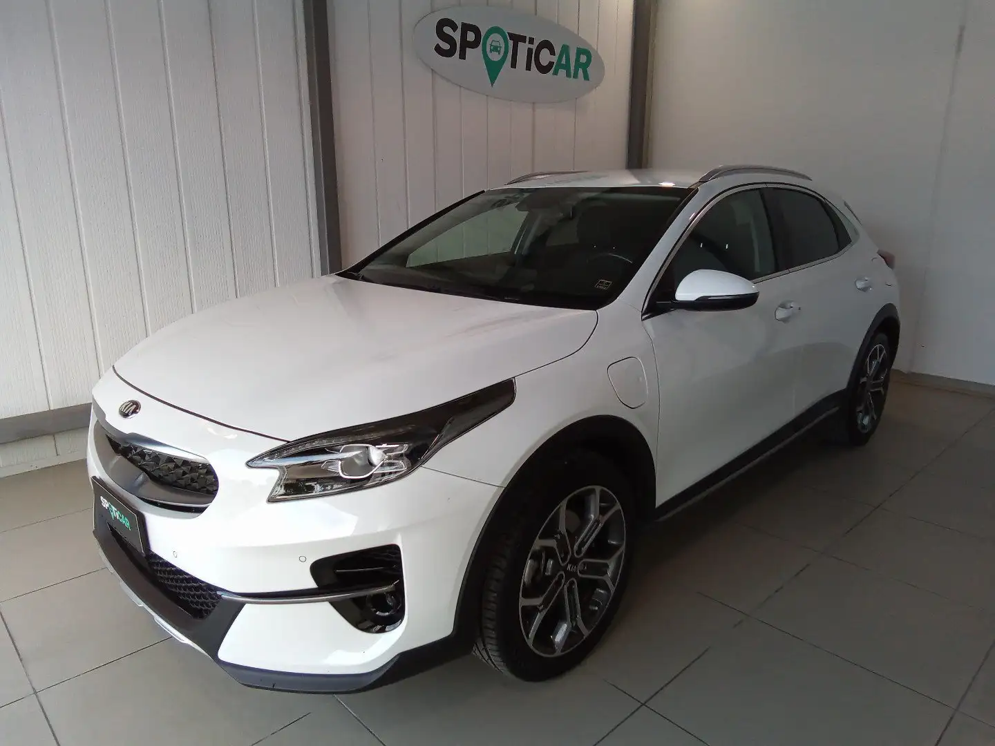 Kia XCeed 1.6 GDi 141CV PHEV DCT High Tech Bianco - 1