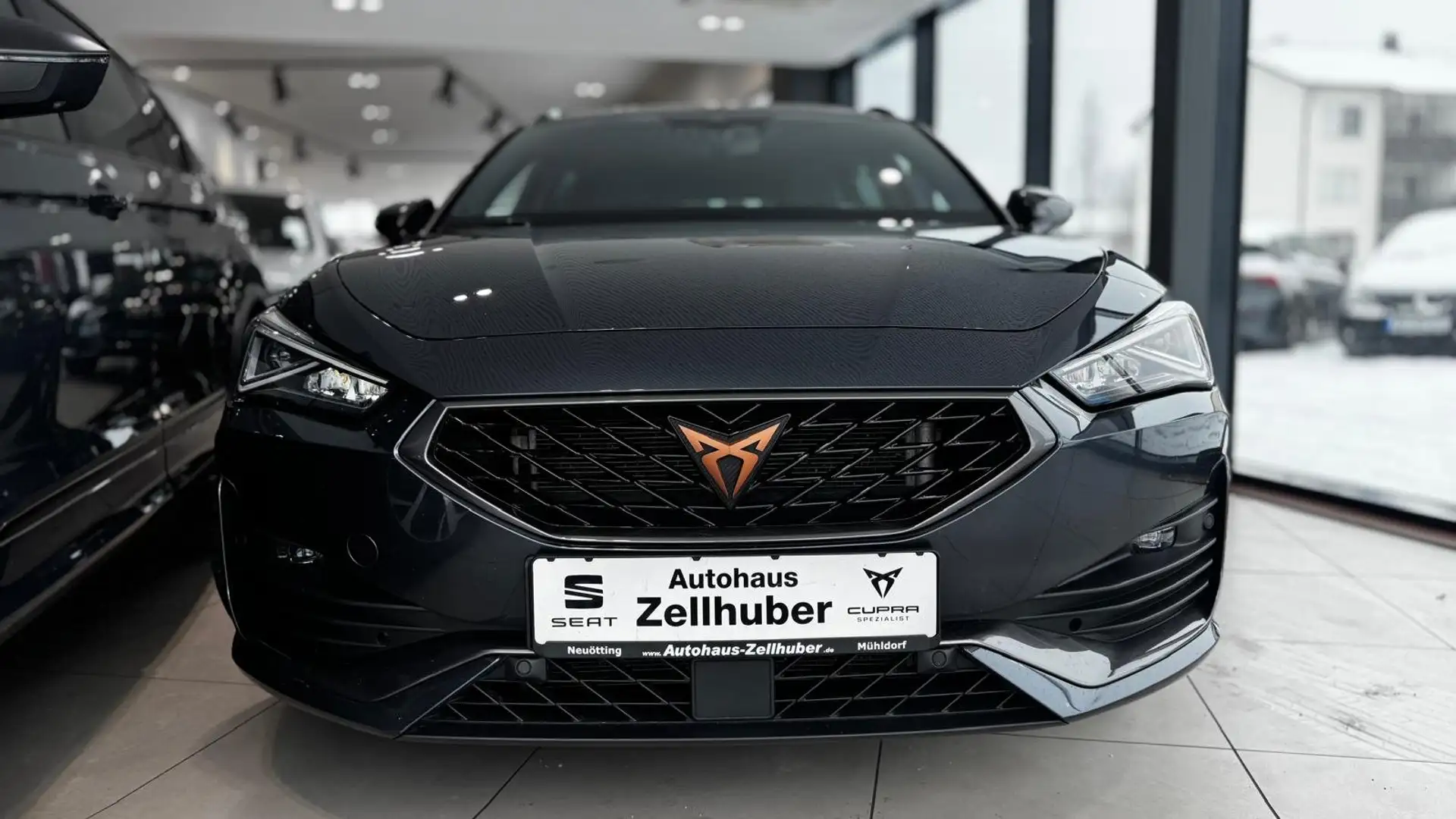 CUPRA Leon ST 1.4 e-Hyb VZ *AHK*ACC*Kamera*Navi*Shz* Grau - 2