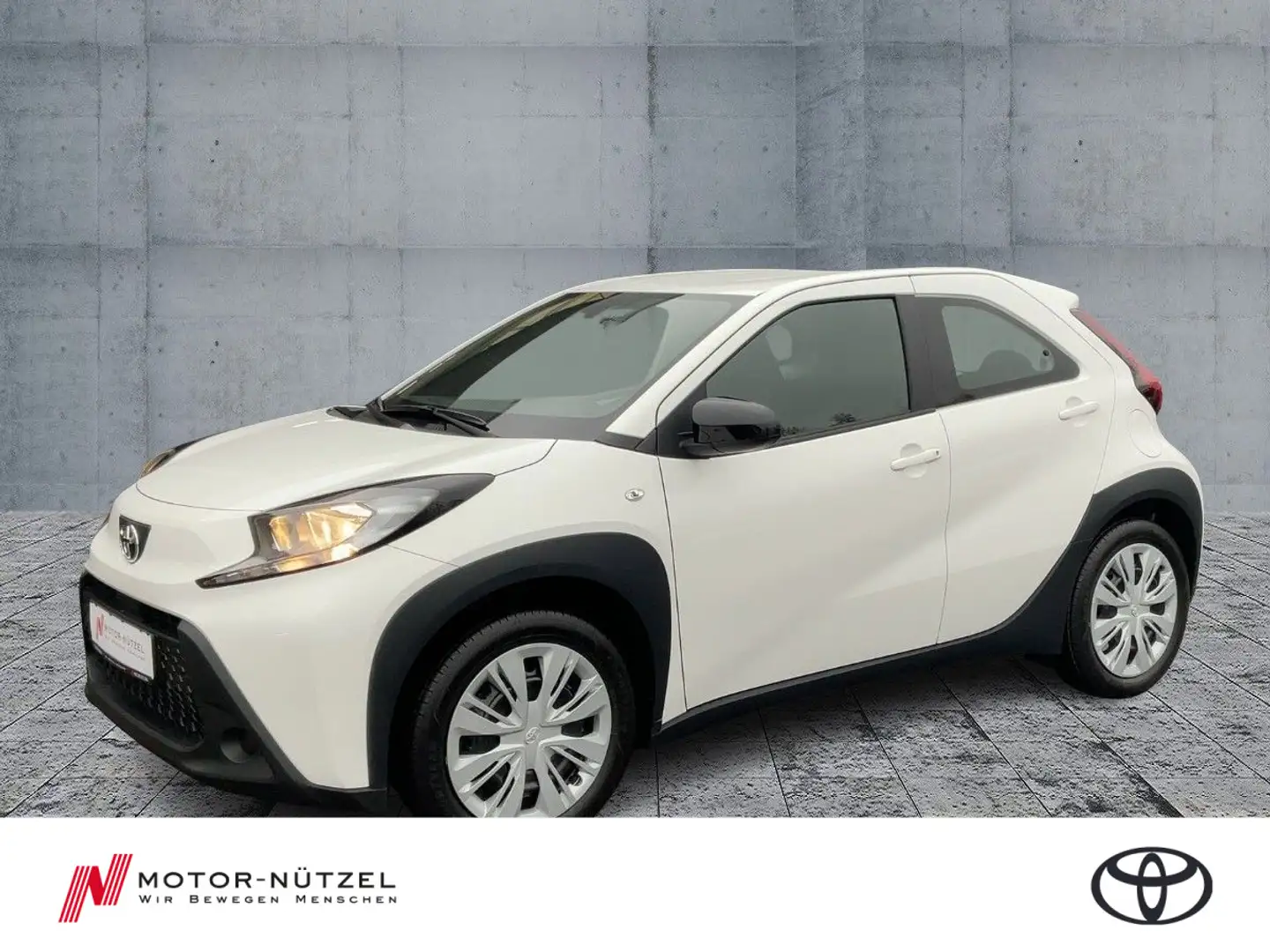 Toyota Aygo X AYGO X 1.0 Play Weiß - 1