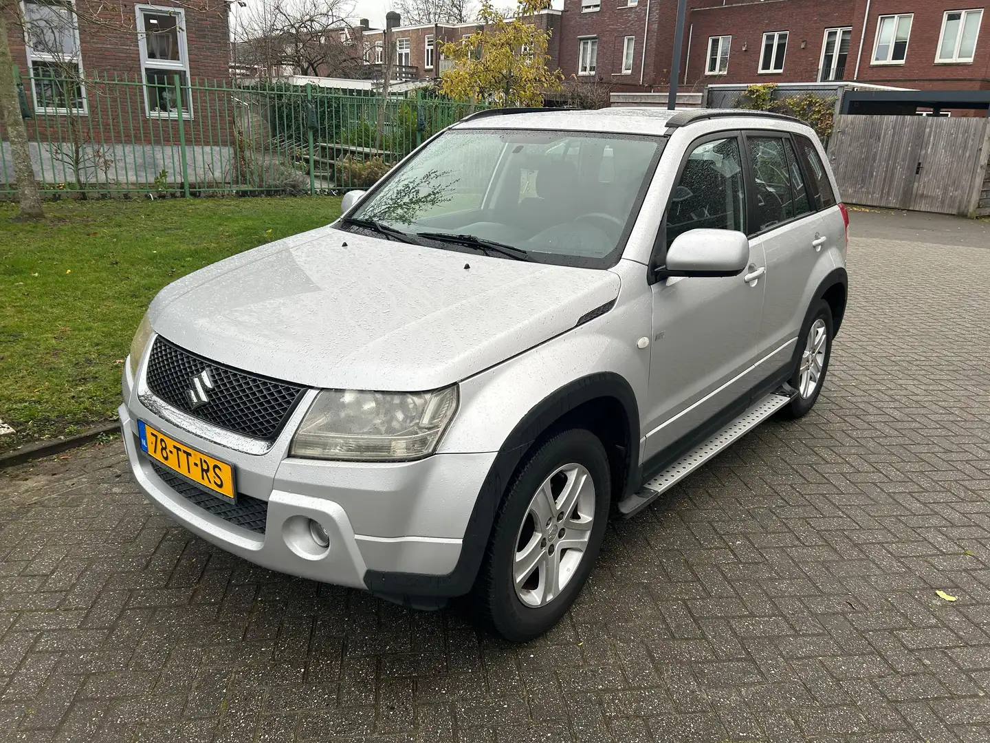 Suzuki Grand Vitara Grand Vitara 2.0-16V Exclusive Grijs - 1