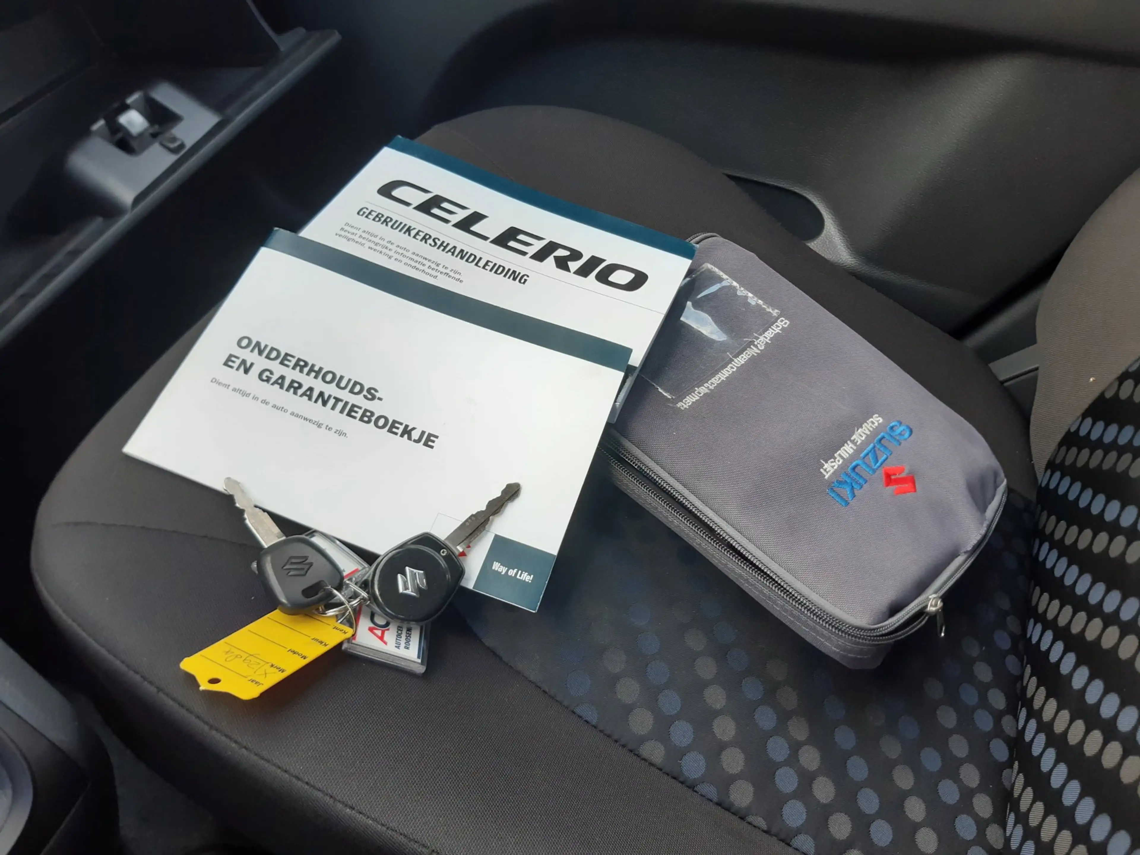 Suzuki Celerio 1.0 Comfort — photo 11