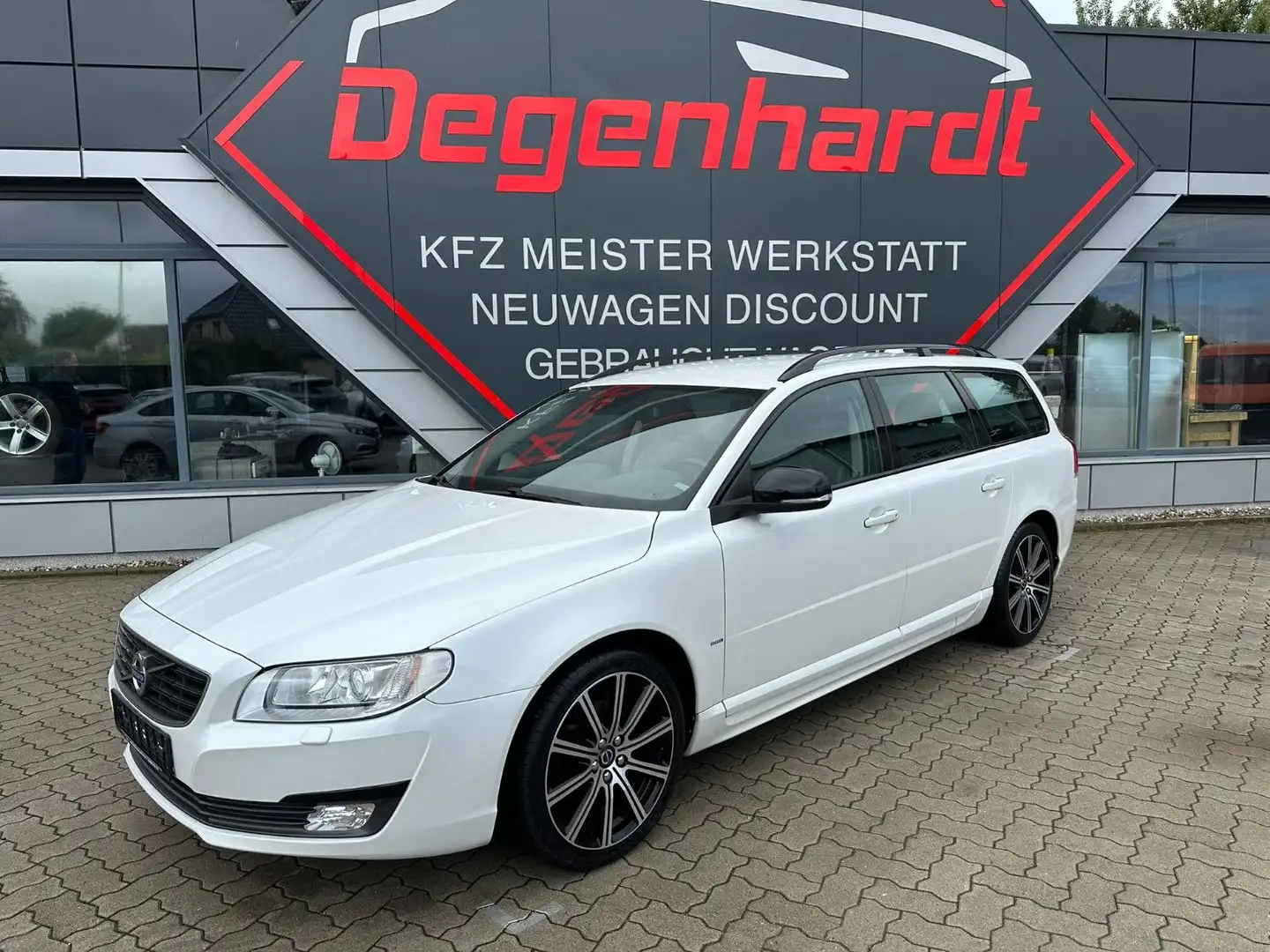 Volvo V70 Kombi Linje Svart Navi Temp Virtual Xenon Bianco - 1