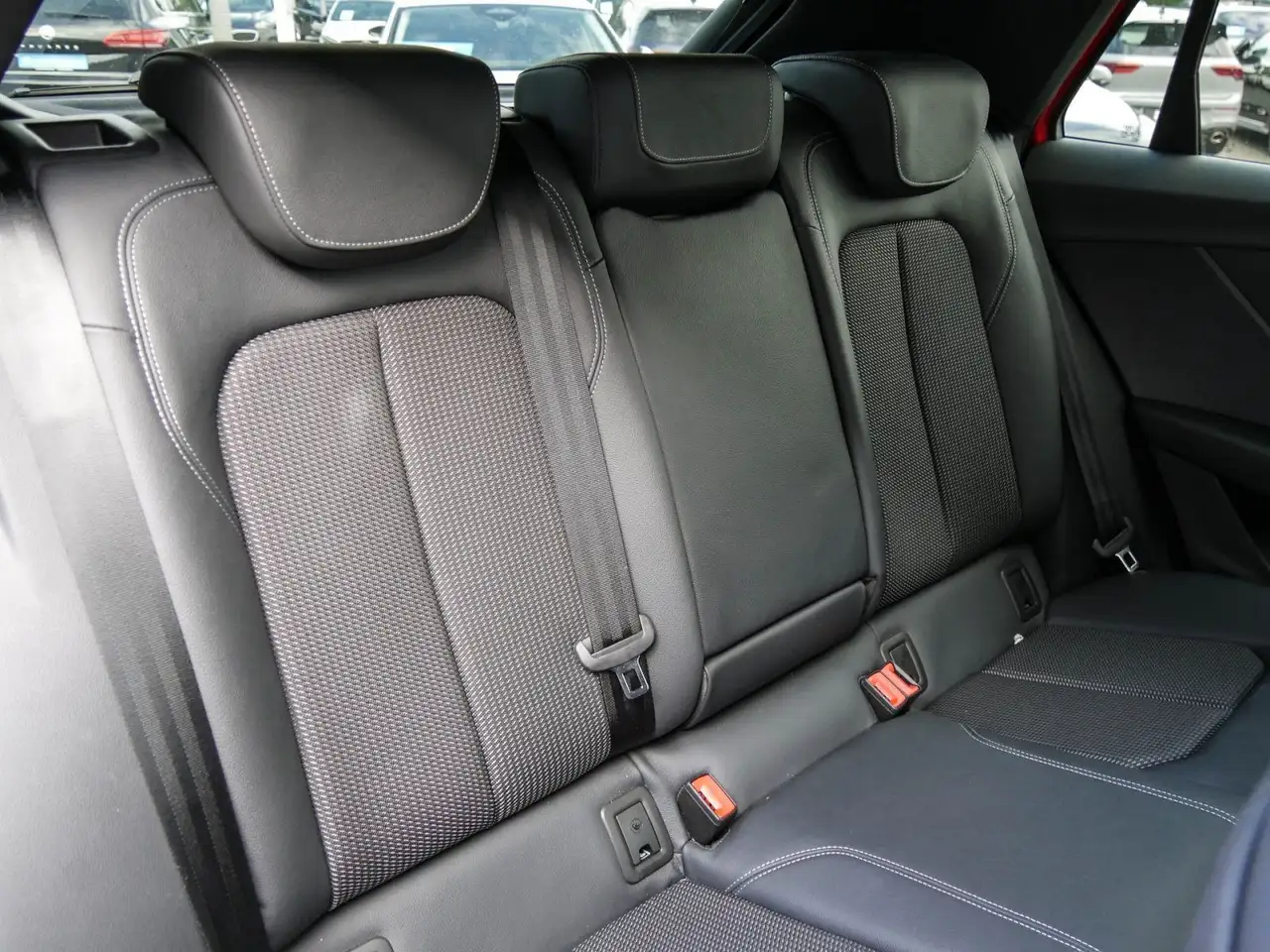 Audi Q2 35 TFSI S-Line Black AHK Matrix-LED 4