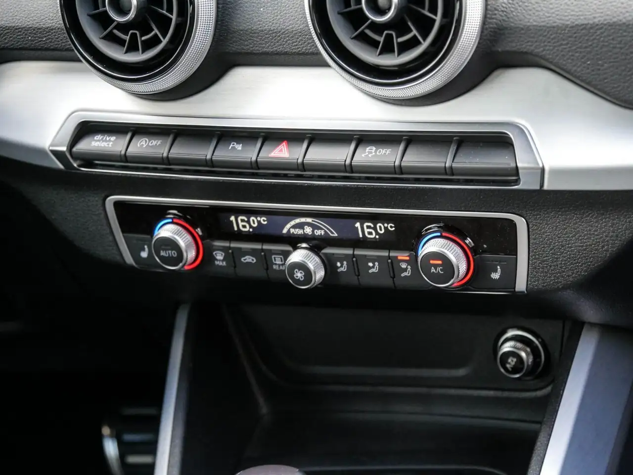 Audi Q2 35 TFSI S-Line Black AHK Matrix-LED 8