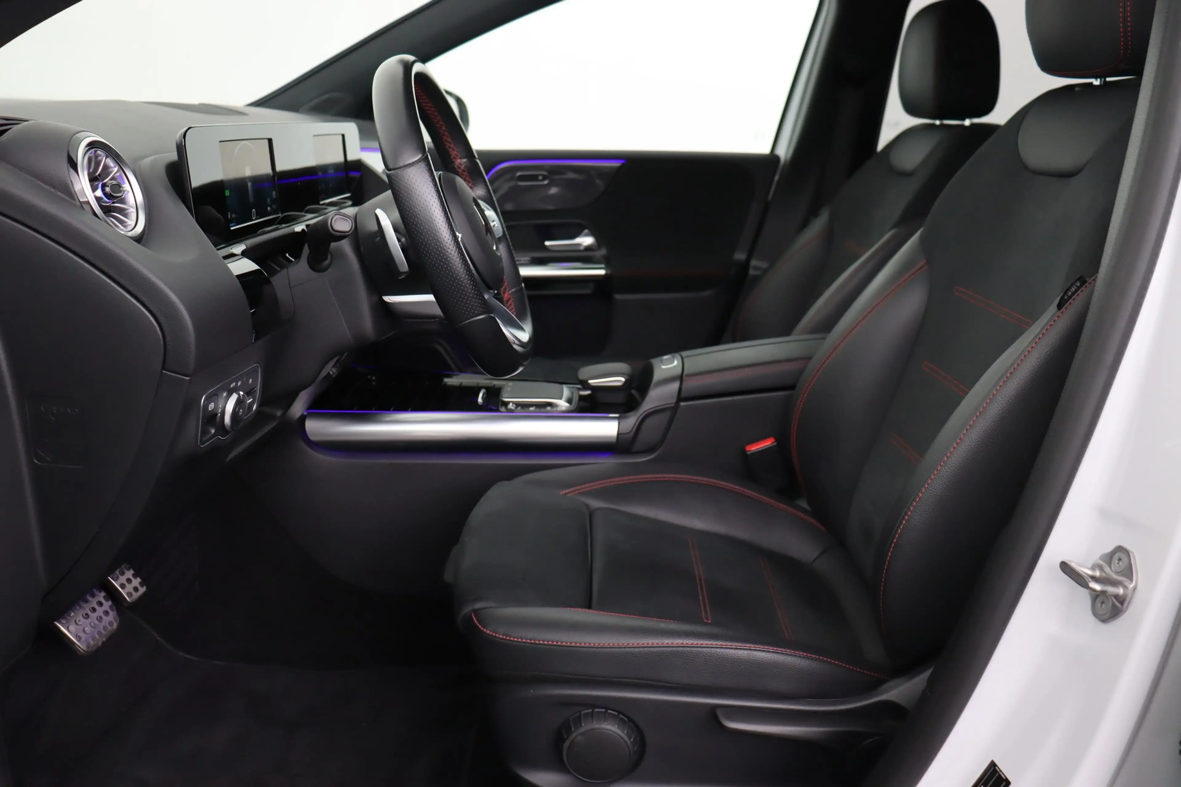Mercedes-Benz B 250 e iA 8G-DCT PHEV BUS.SOLUTION + GPS + CAMERA + PDC — photo 11