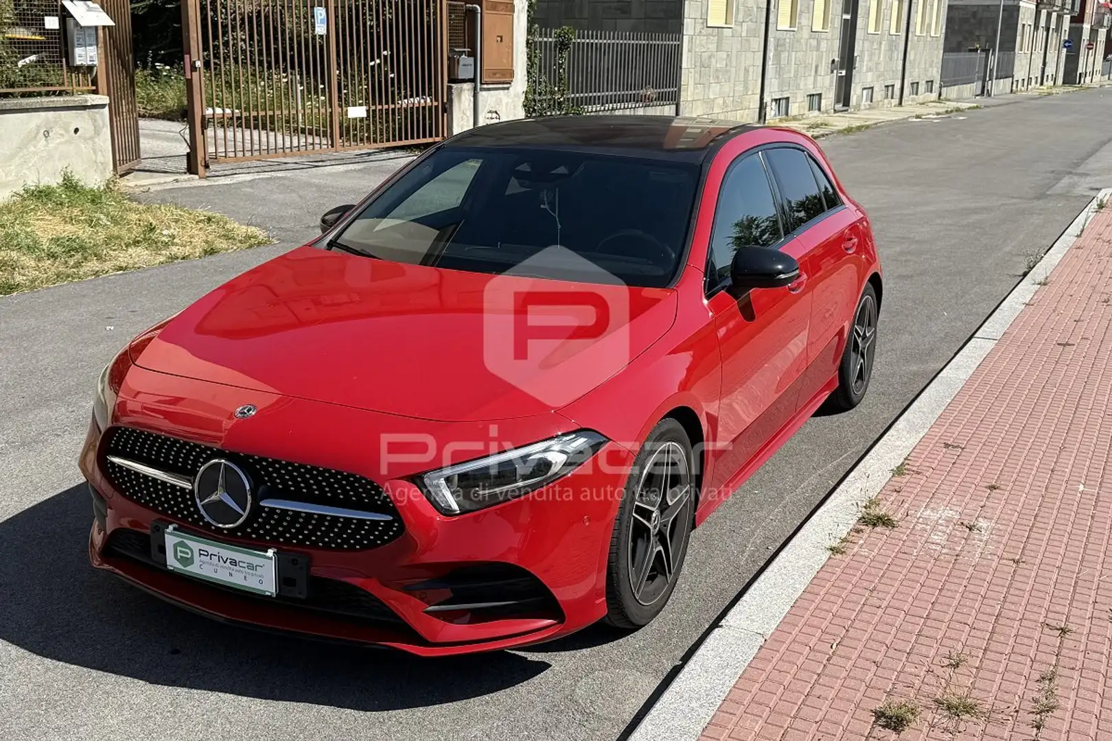 Mercedes-Benz A 180 A 180 Automatic Premium Rouge - 1