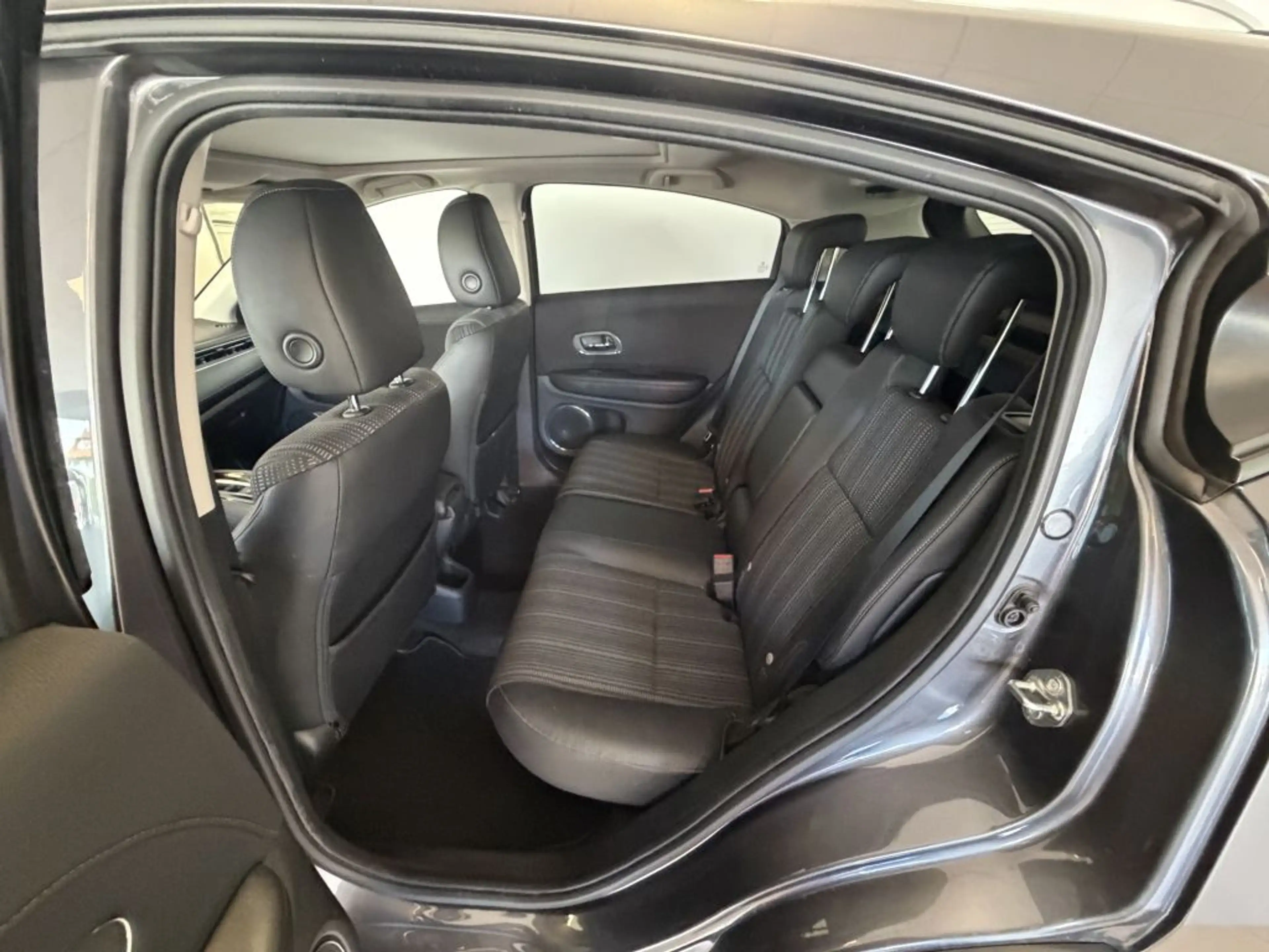 Honda HR-V 1.5 i-VTEC CVT Automatik Executive — photo 8