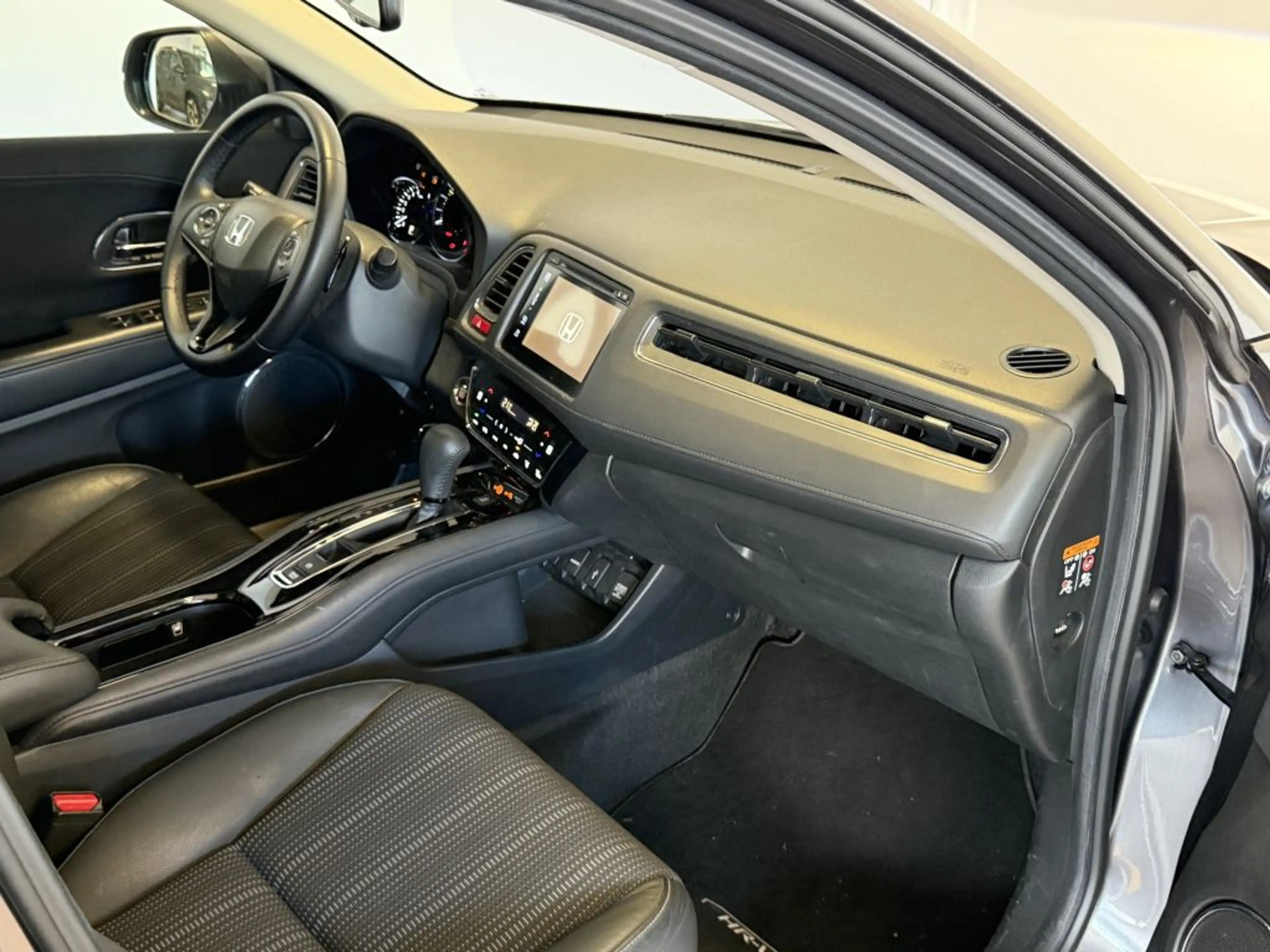 Honda HR-V 1.5 i-VTEC CVT Automatik Executive — photo 14