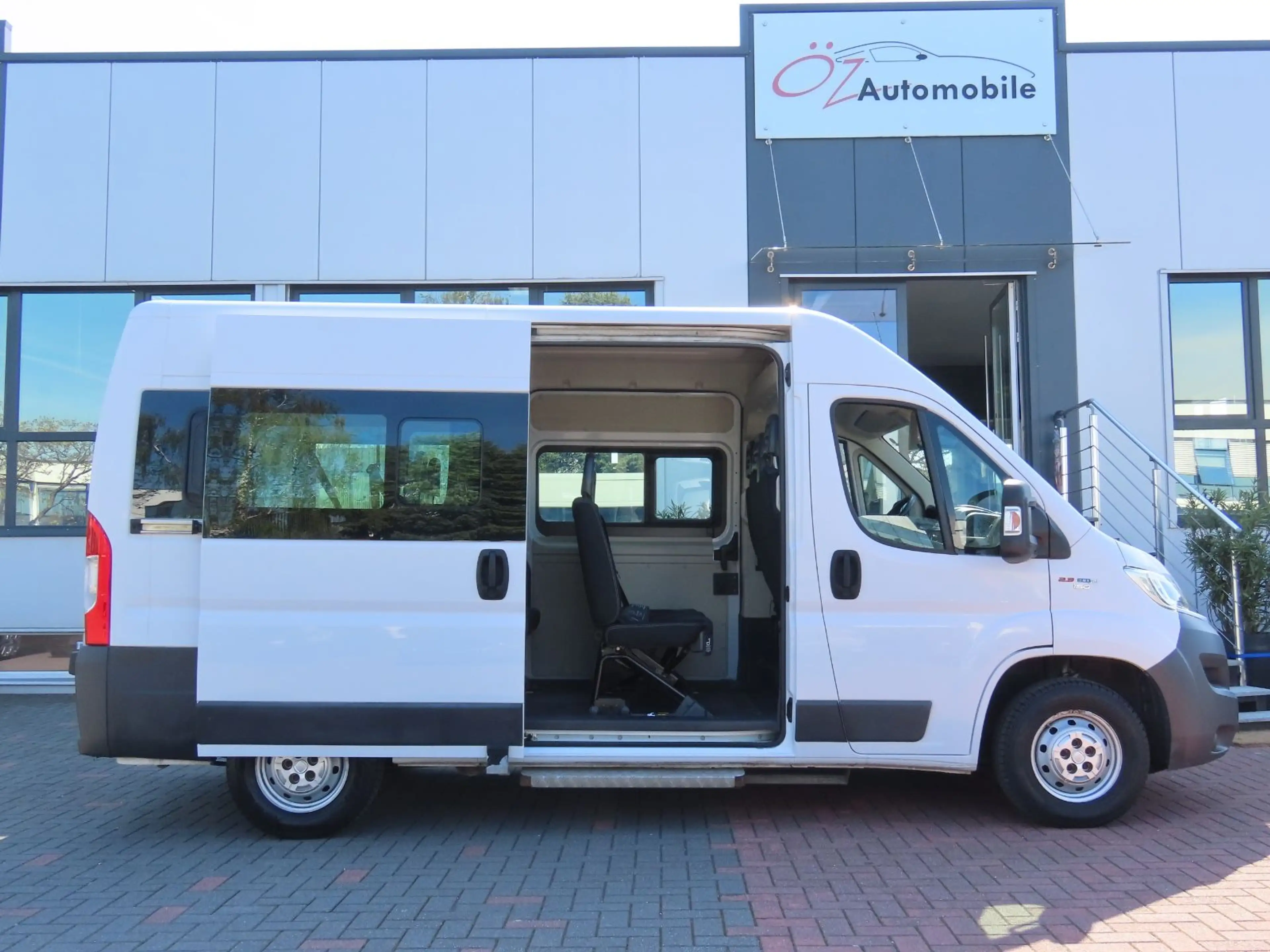 Fiat Ducato 2.3 Hochr.-Kombi 33 150 L2H2 9 Sitze — photo 10