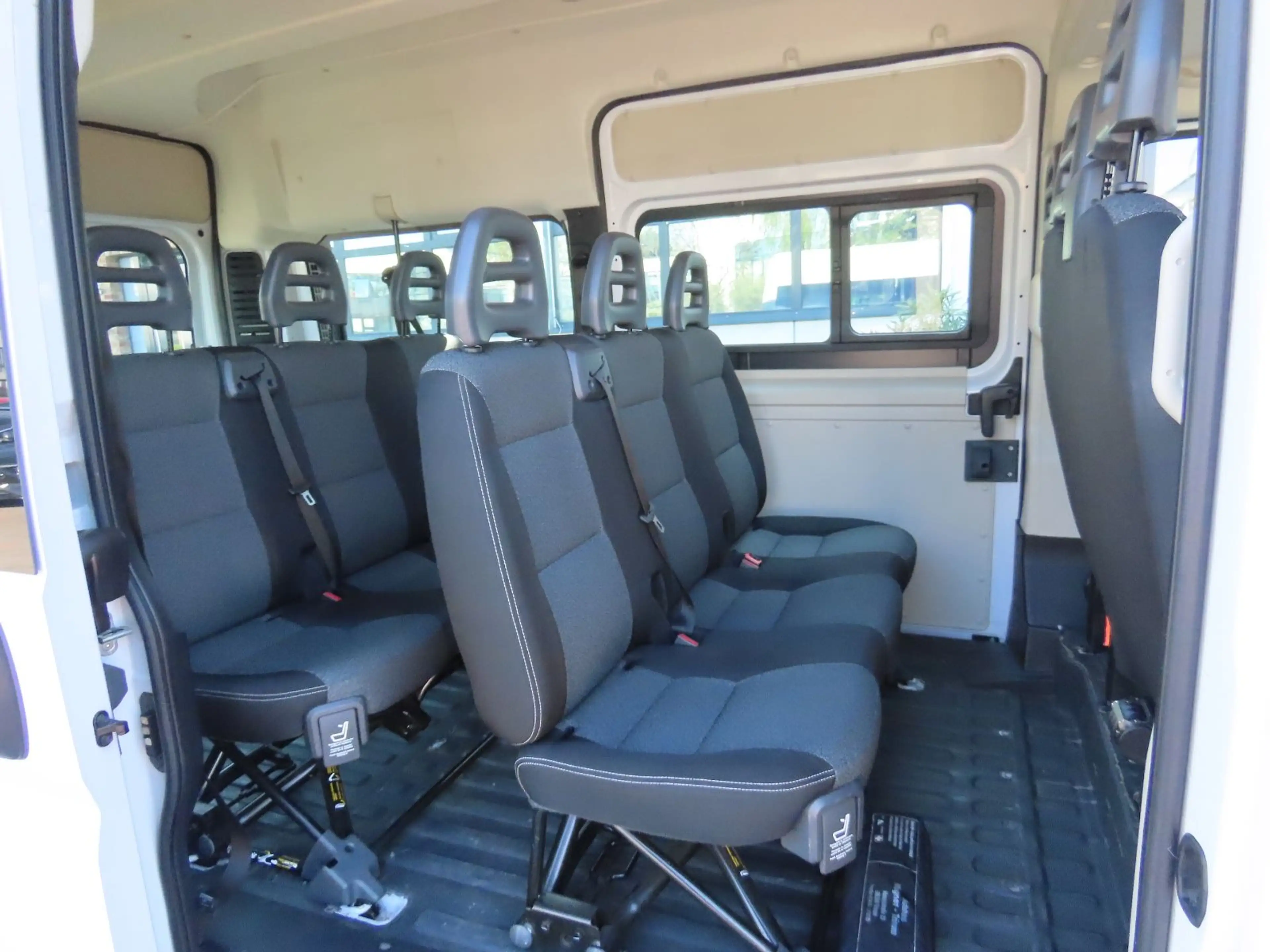 Fiat Ducato 2.3 Hochr.-Kombi 33 150 L2H2 9 Sitze — photo 11