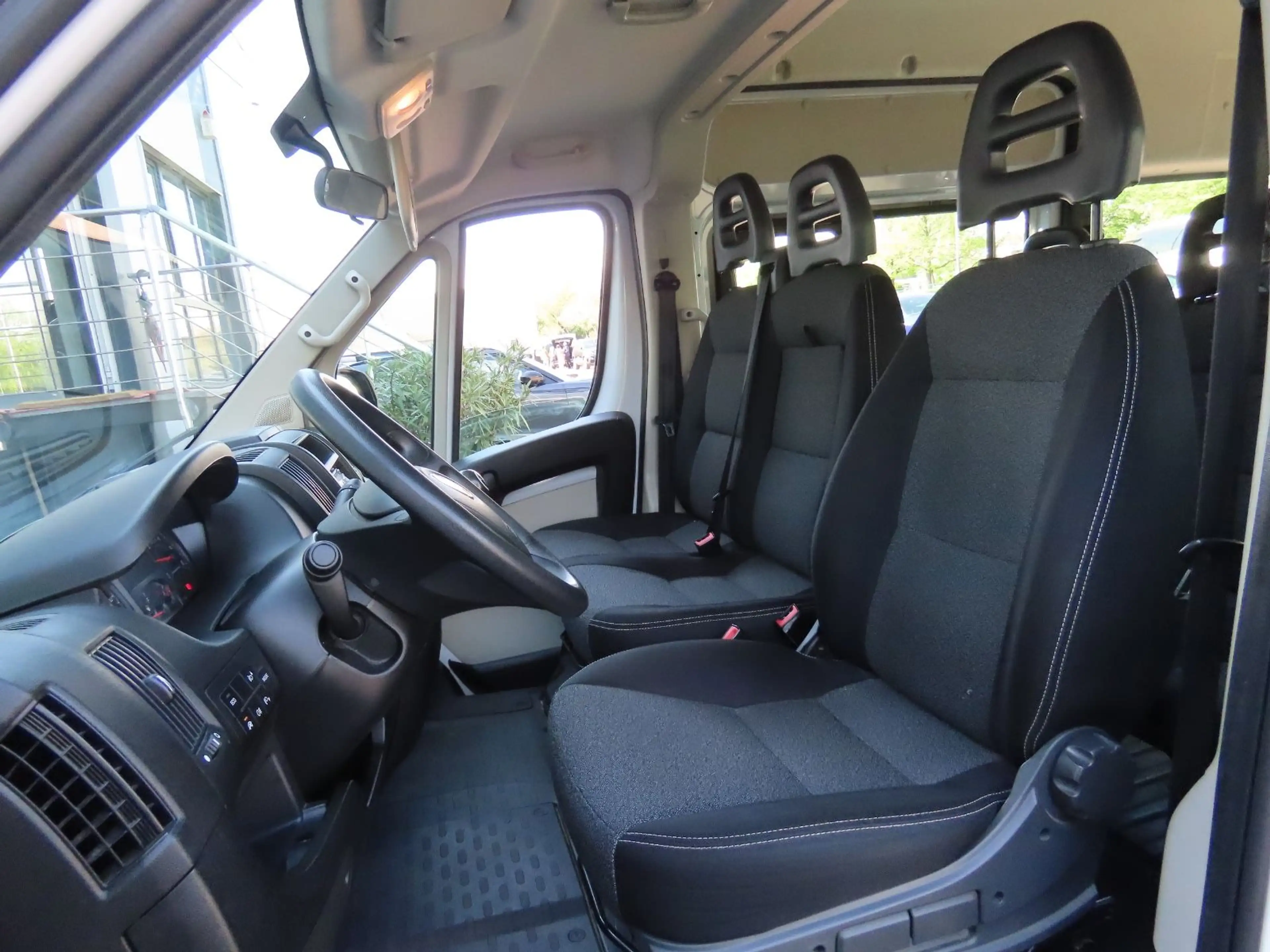 Fiat Ducato 2.3 Hochr.-Kombi 33 150 L2H2 9 Sitze — photo 14