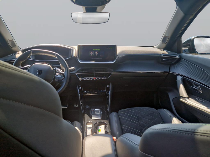 Peugeot 2008 GT — photo 12