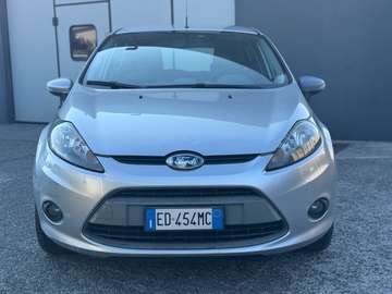 5p 1.2 16v Titanium 82cv