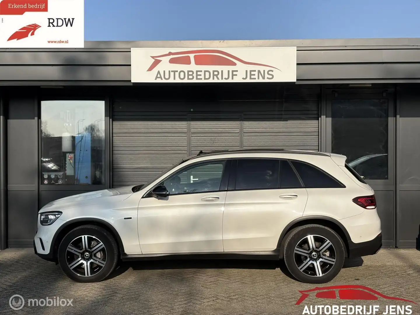 Mercedes-Benz GLC 300 300e 4MATIC Premium|360 CAM|Pano|Memory - 2