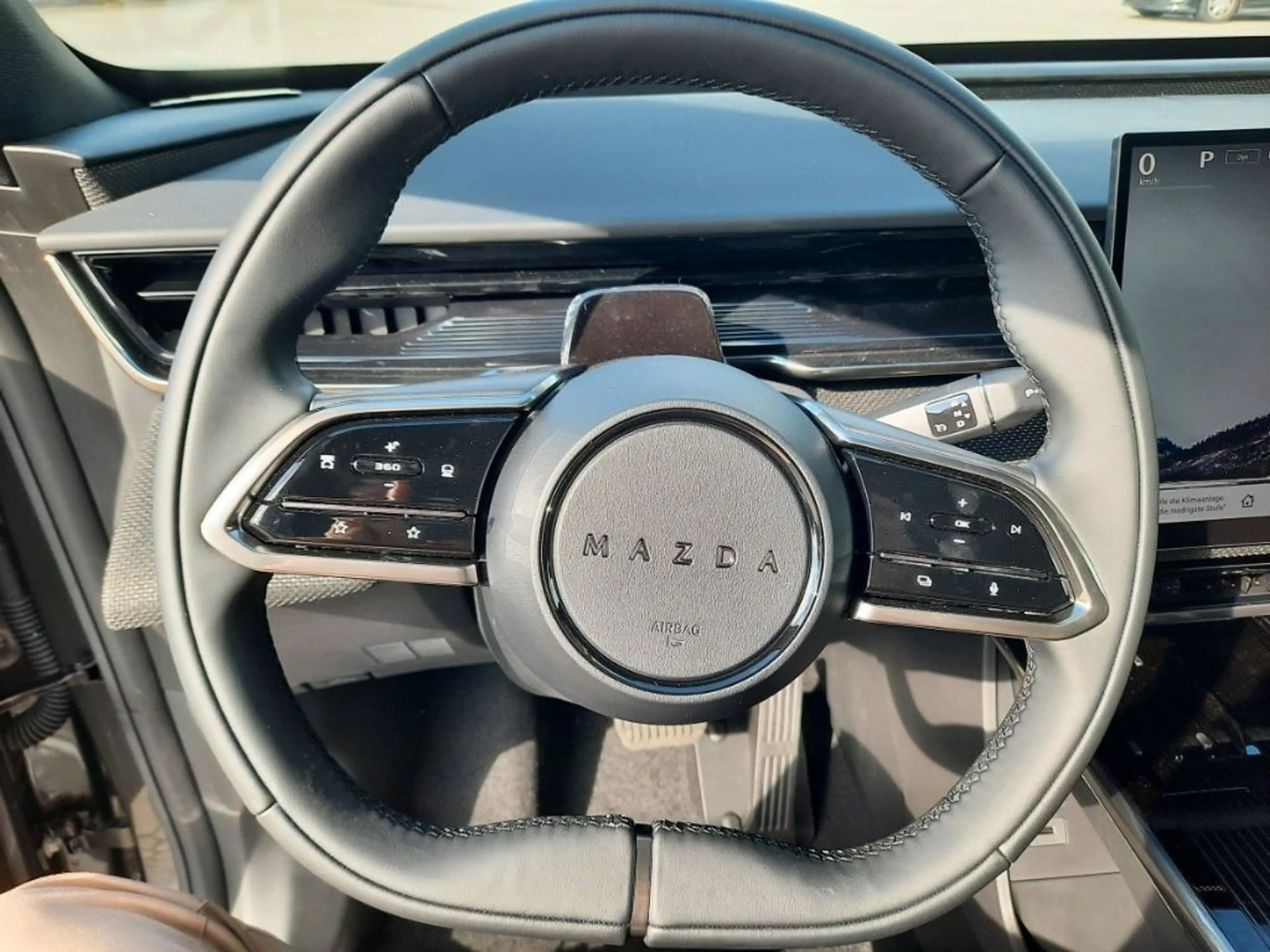 Mazda CX-6e CX6E EV 258ps Takumi 21'' LED PANO NAVI HU — photo 14