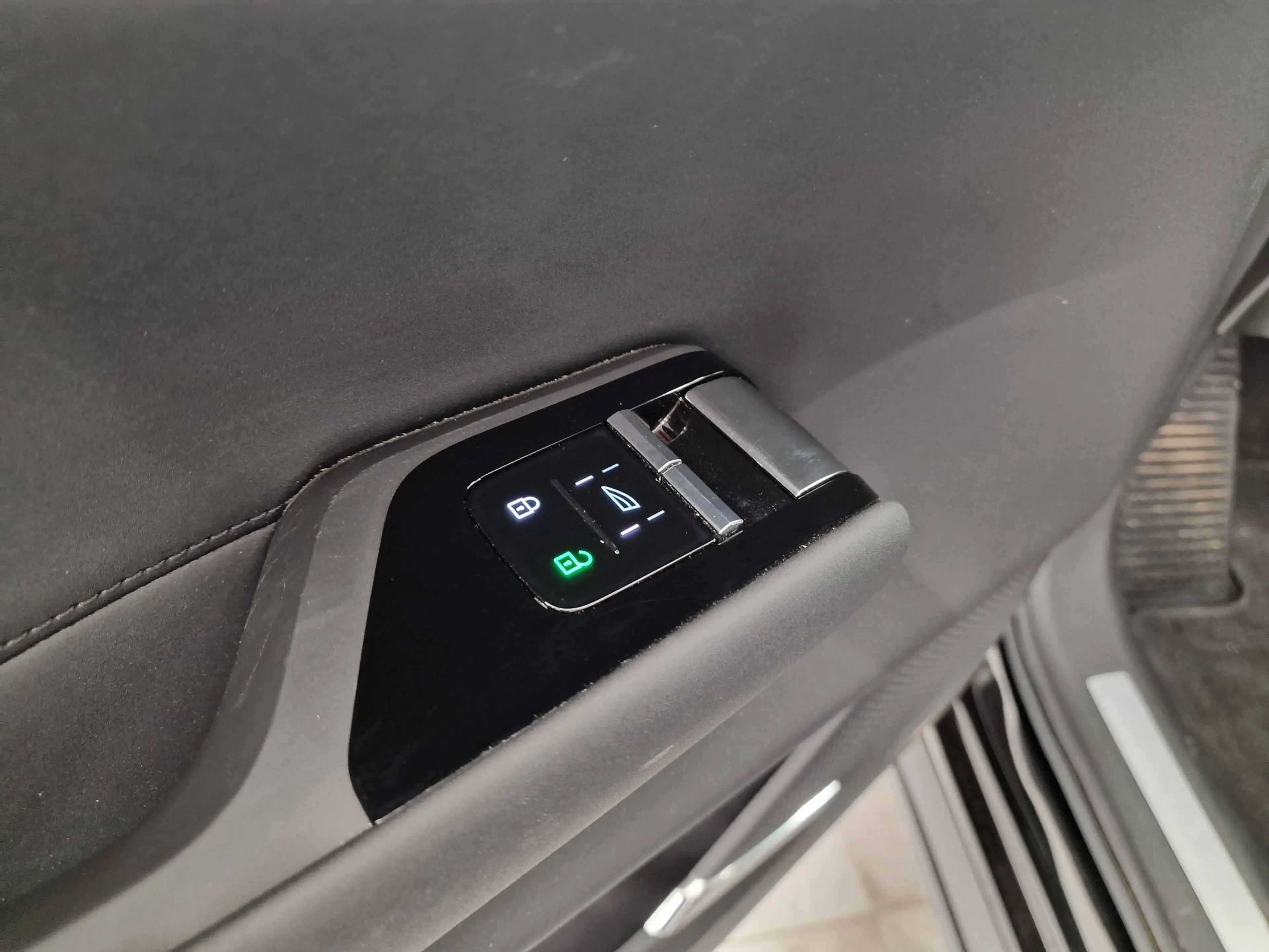 Volvo EX90 ULTRA PERFORMENCE-BOWERS&WILKINS-LUCHTVERING — photo 14