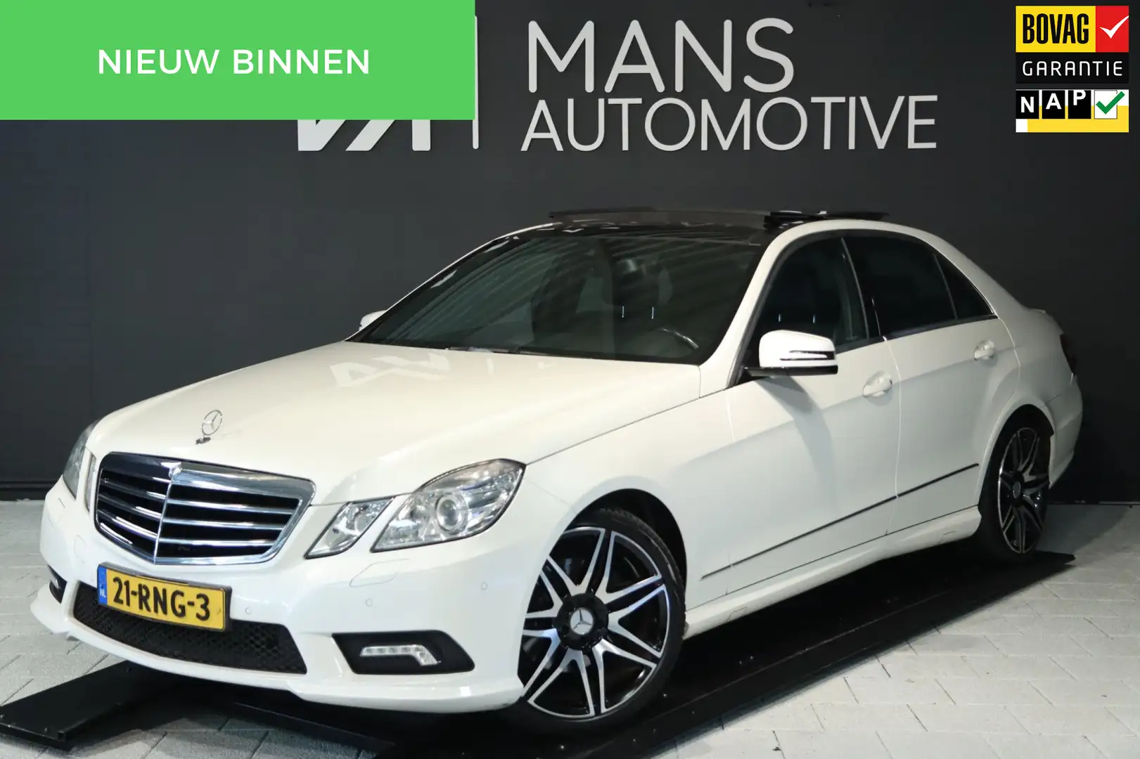Mercedes-Benz E 200 CGI / PANODAK / LEDER / XENON / NAP / ZWARTE HEMEL Blanc - 1