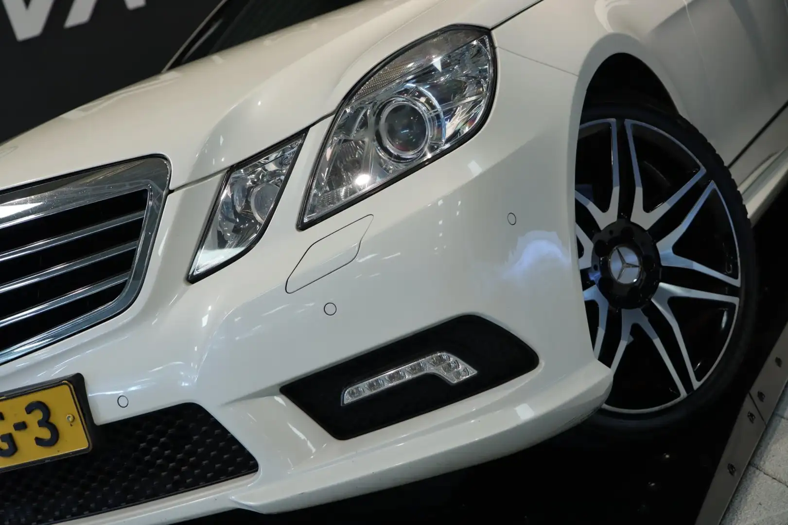 Mercedes-Benz E 200 CGI / PANODAK / LEDER / XENON / NAP / ZWARTE HEMEL Blanc - 2
