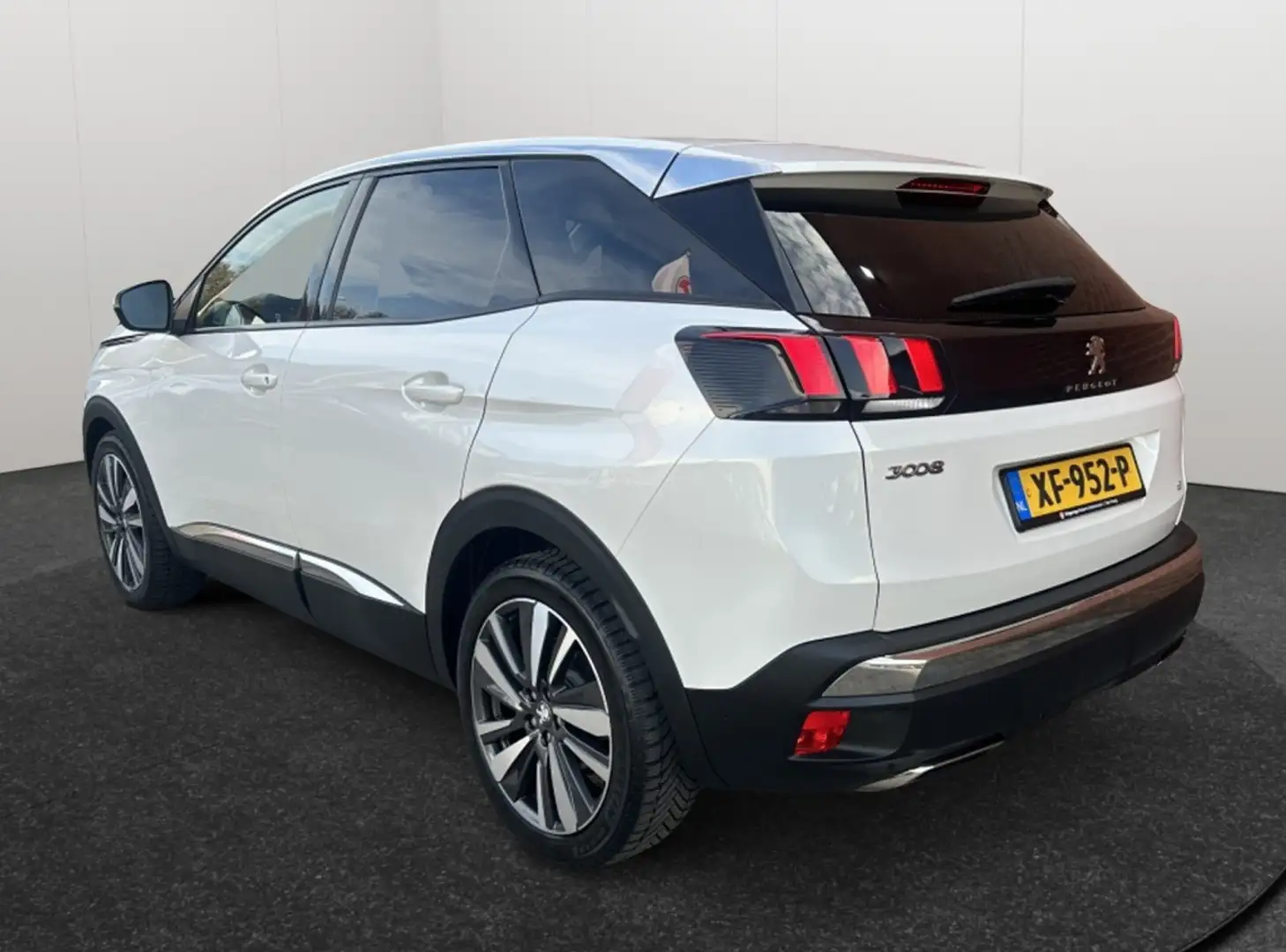 Peugeot 3008 1.2 PureTech Allure 130PK Automaat Leder Trekhaak Wit - 2
