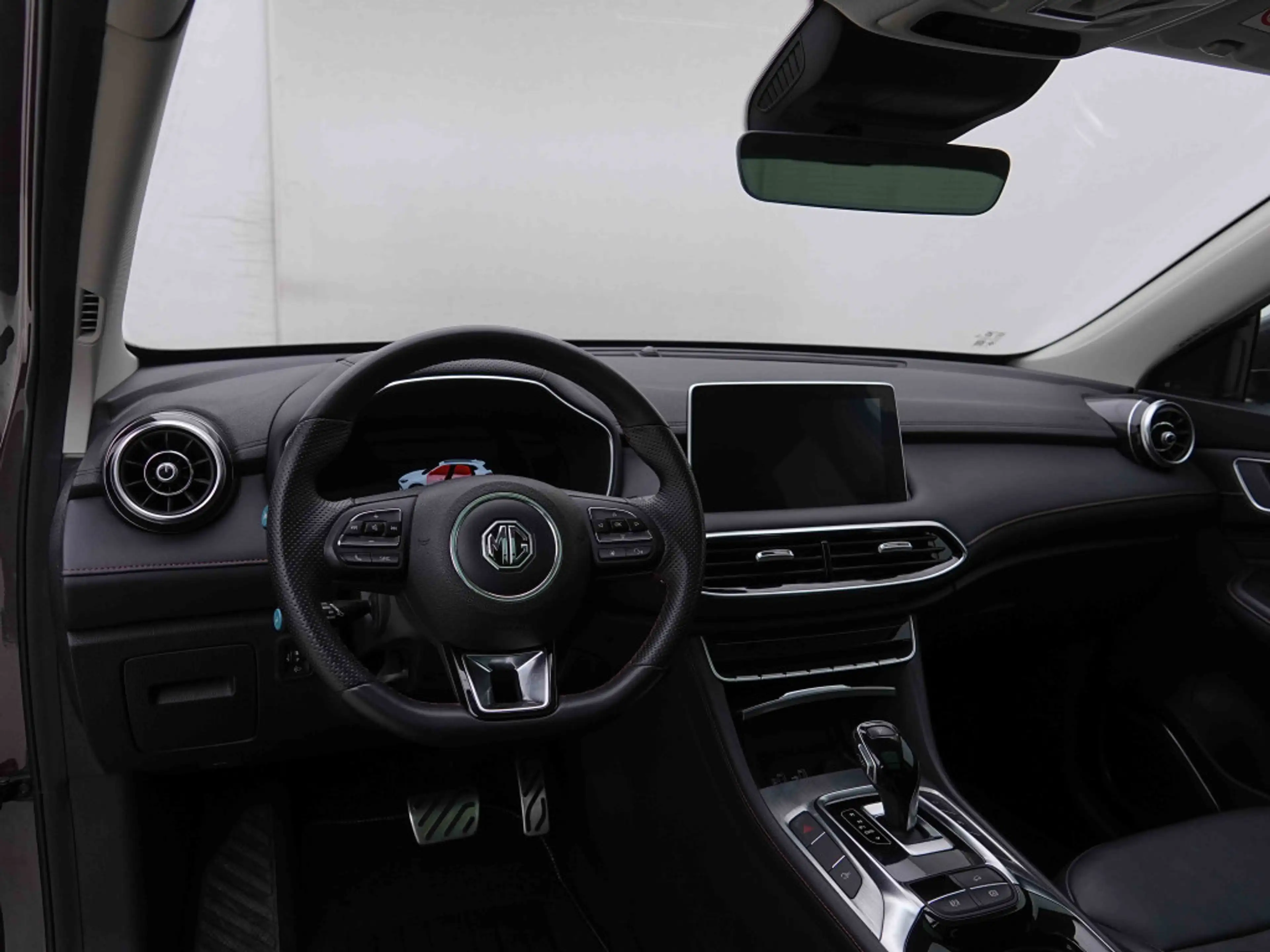 MG HS 1.5 T-GDi 162 AUT Luxury | Pano | Leather | GPS | LED | ALU18 — photo 9