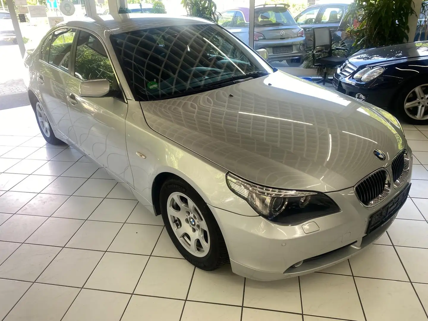 BMW 523 523i Aut. Silber - 2