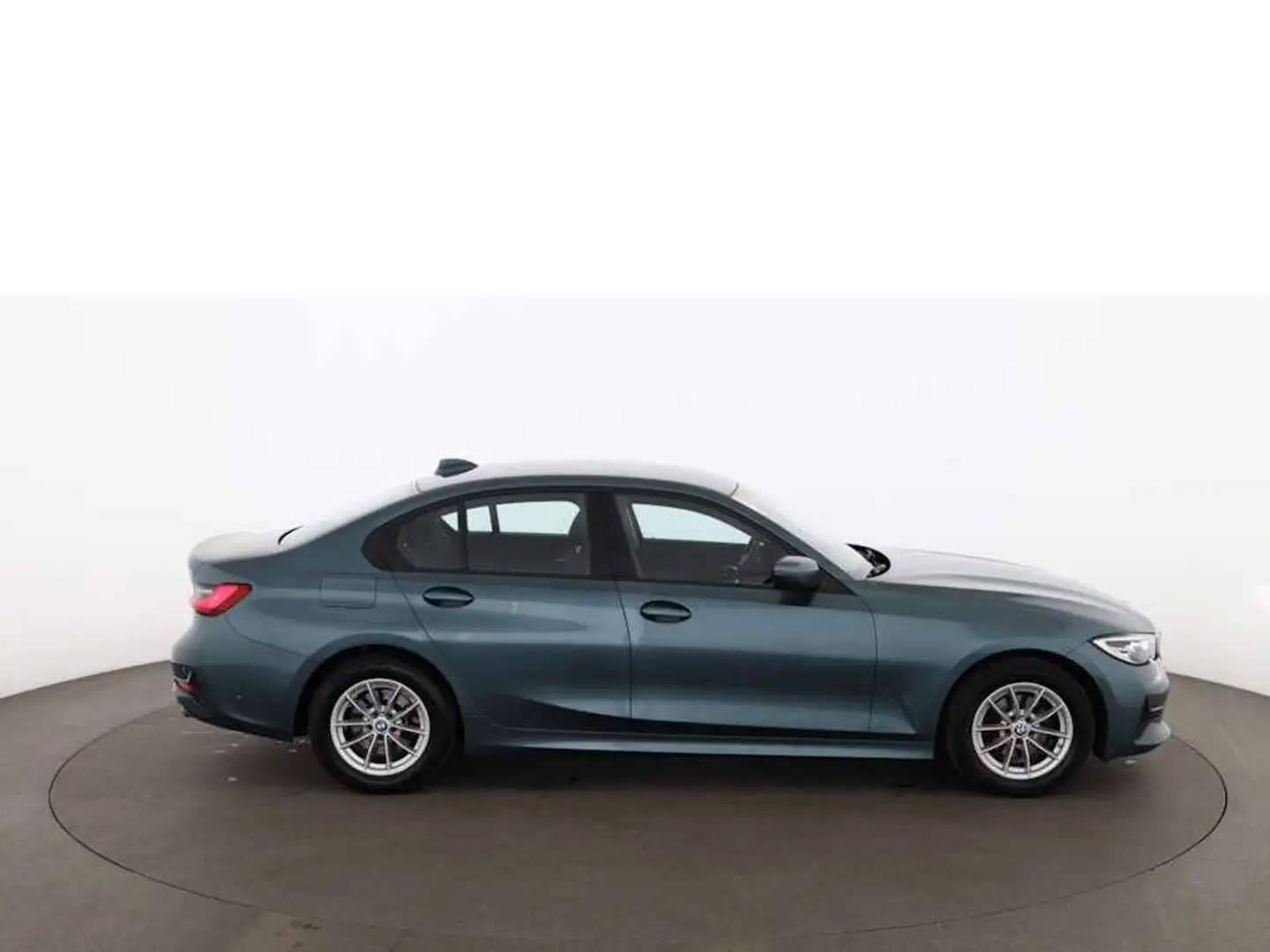 BMW 318 d Advantage Aut LED NAVI ASSIST R-CAM PDC Blau - 2