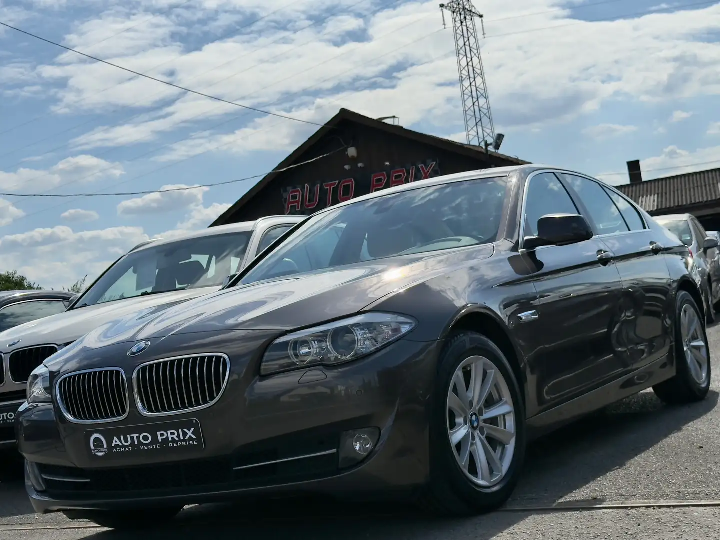BMW 520 d Business Edition Start/Stop Navi PDC Clim Carnet Bruin - 1