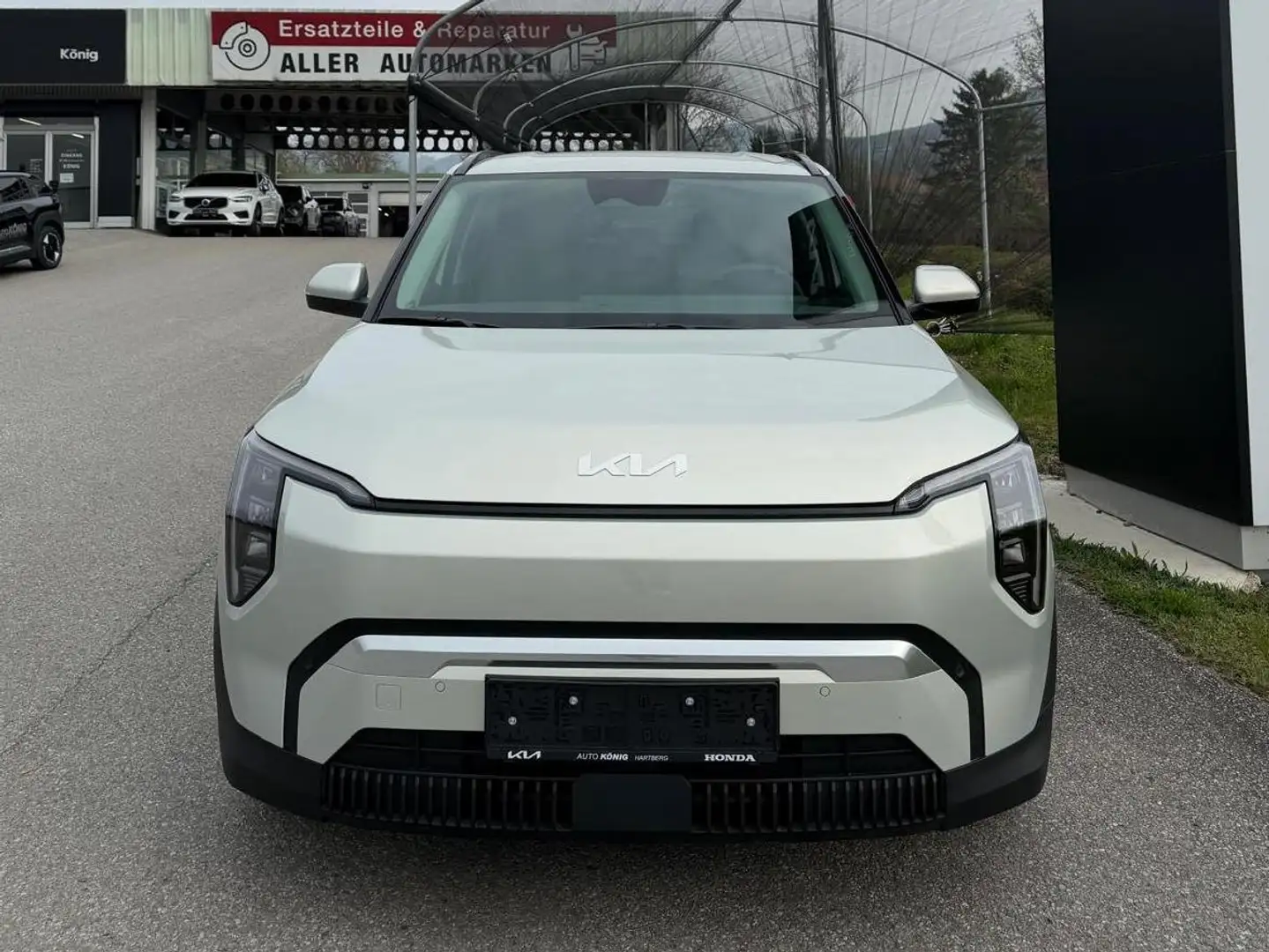 Kia EV3 EV3/EARTH/81,4 KWH/AT/FWD/204 Silber - 2