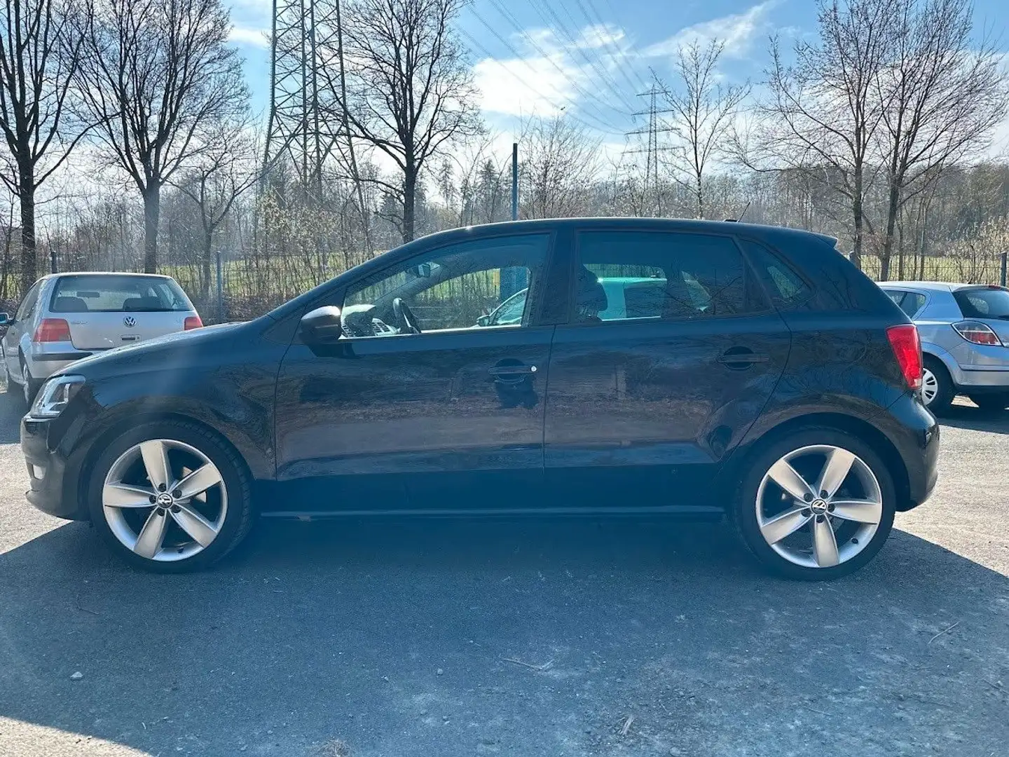 Volkswagen Polo V Highline crna - 2