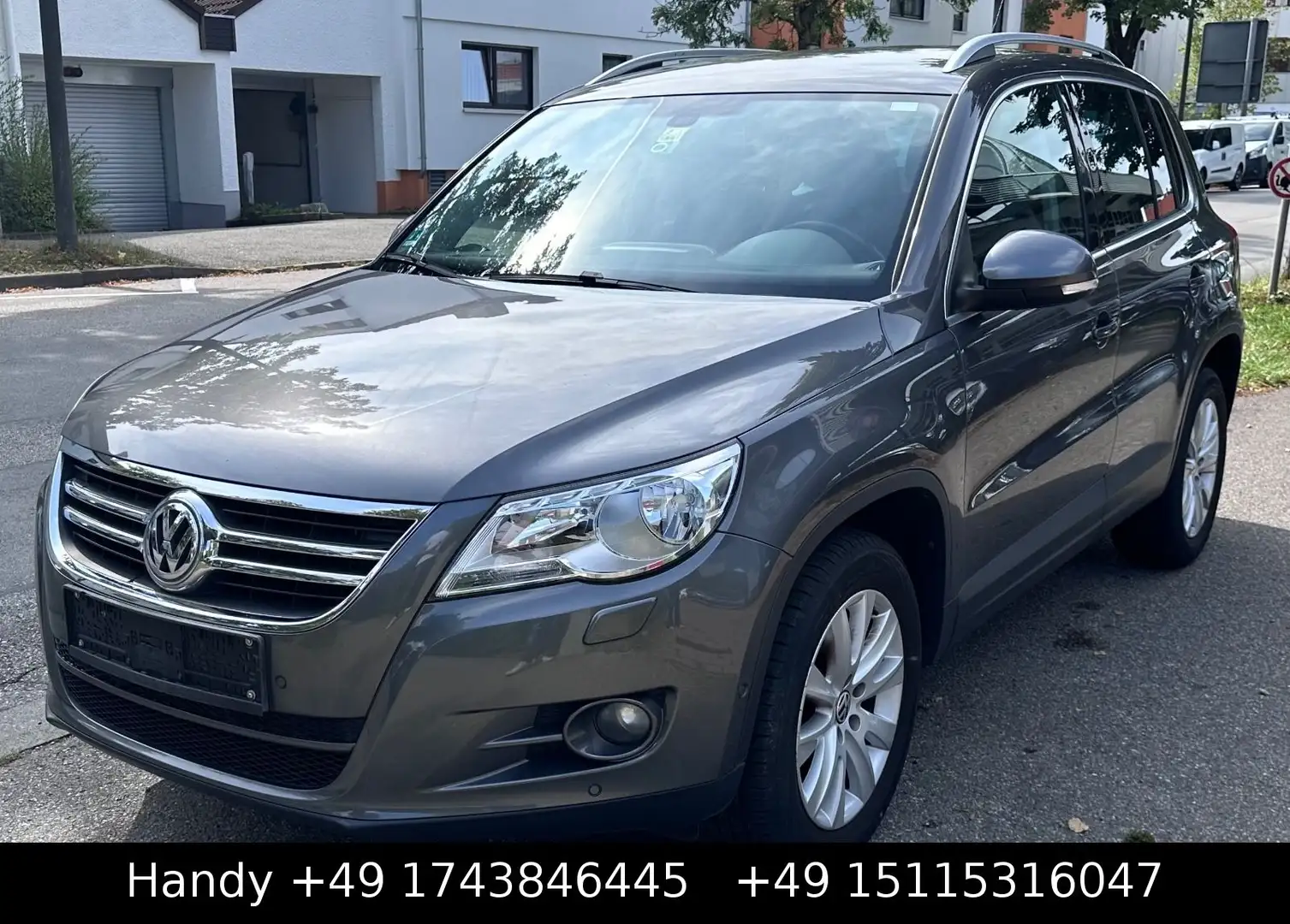 Volkswagen Tiguan 1.4 TSI Team BMT/Keyless/NAVI/PDC/SHZ/KAM Grau - 1