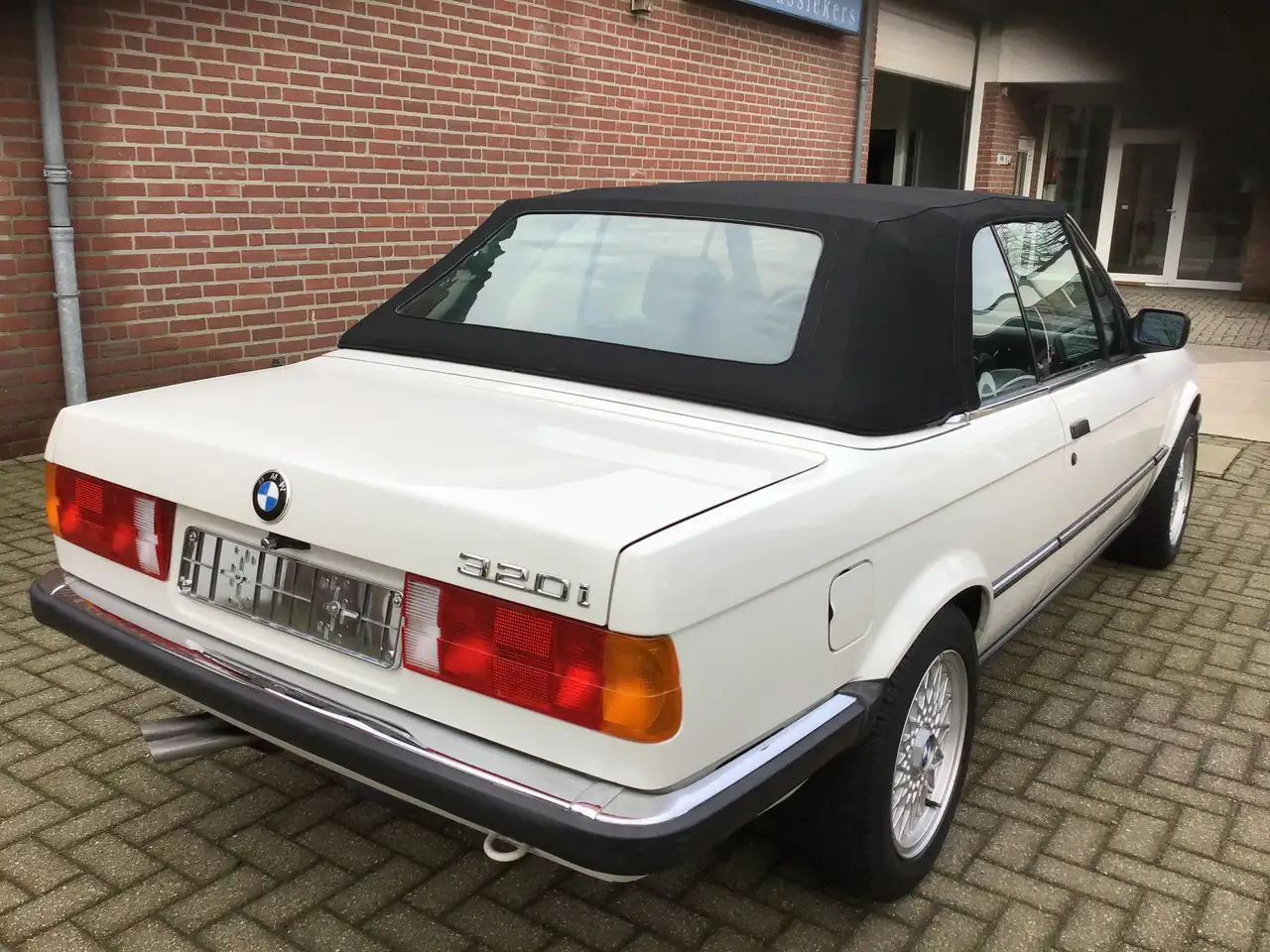 BMW 320 E30 320i, foto 3