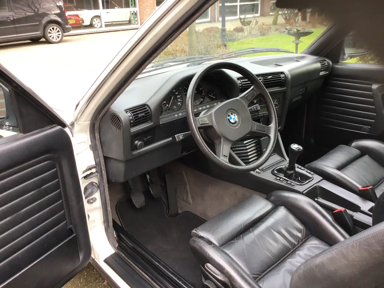 BMW 320 E30 320i, foto 5