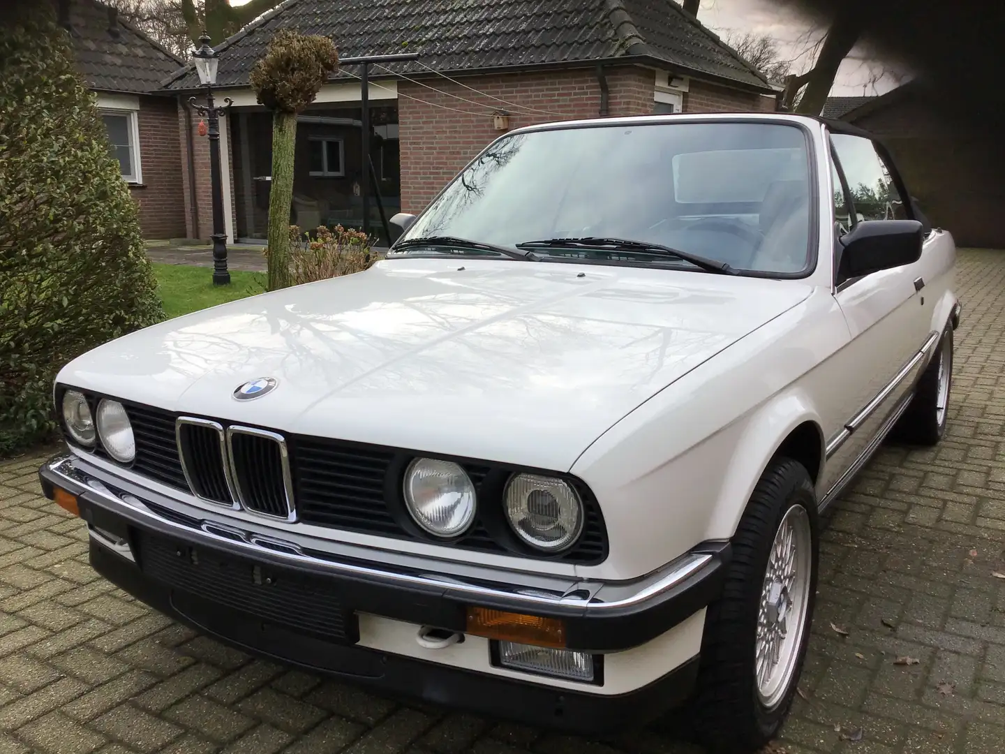 BMW 320 E30 320i bijela - 1