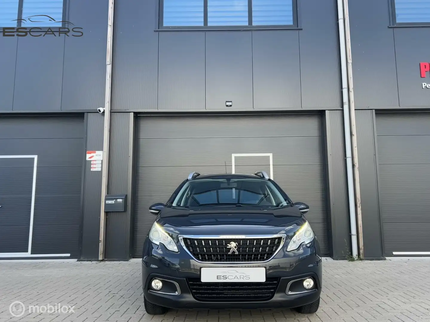 Peugeot 2008 1.2 PureTech Blue Lion Led | Cruise control Grijs - 2