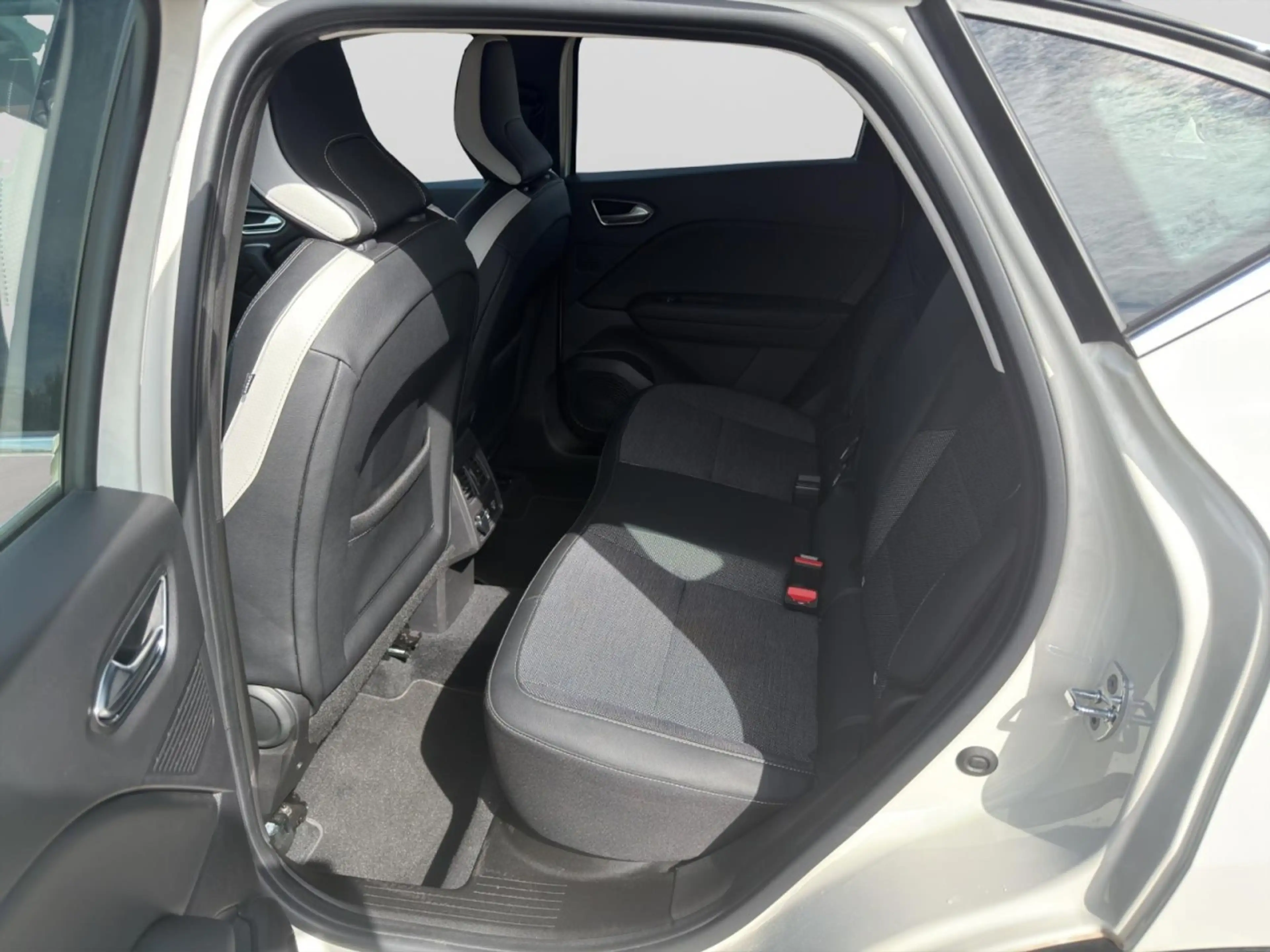 Renault Captur II Intens Klima Navi Rückfahrkamera Sitzheizung — photo 14