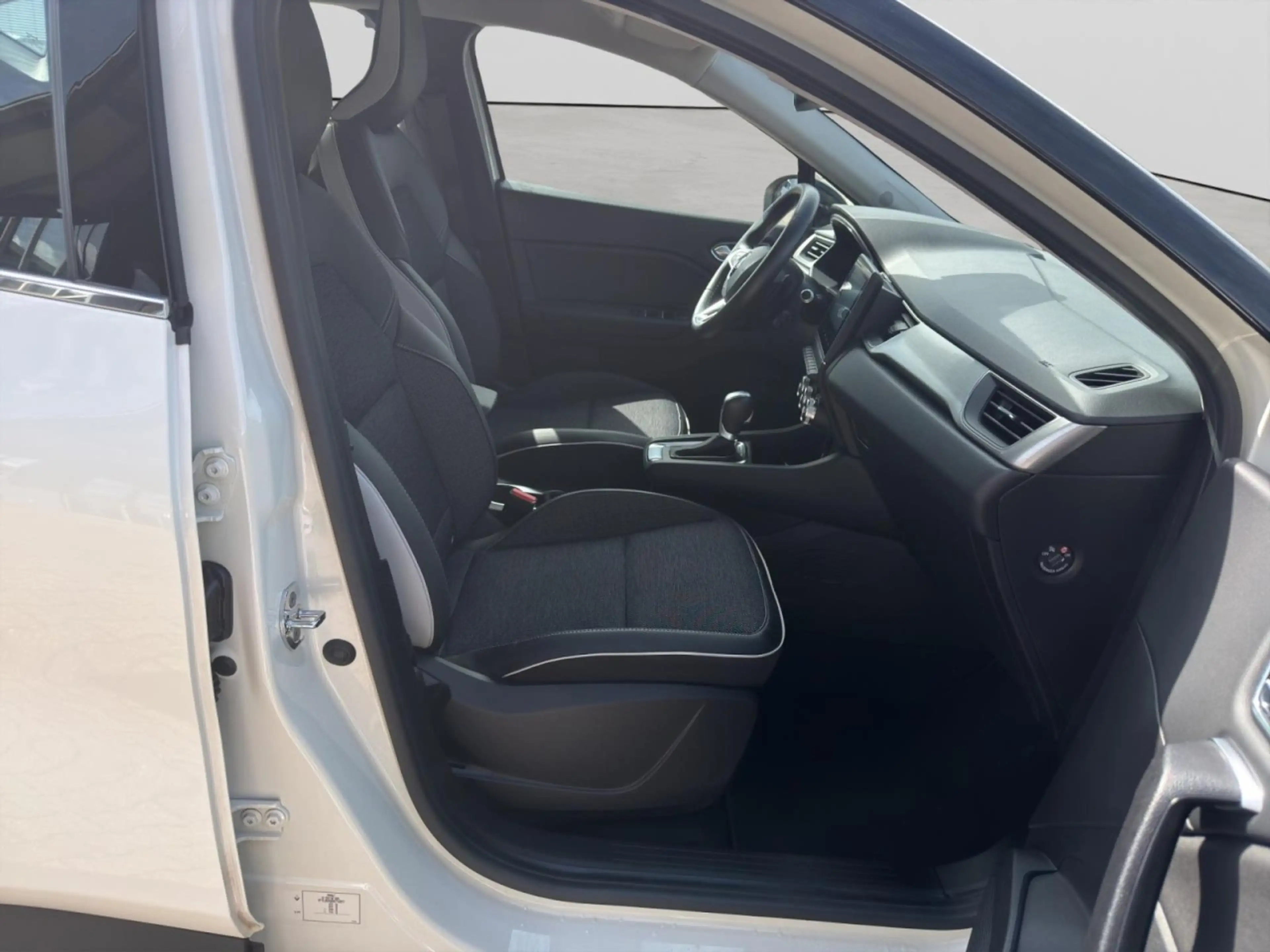 Renault Captur II Intens Klima Navi Rückfahrkamera Sitzheizung — photo 15