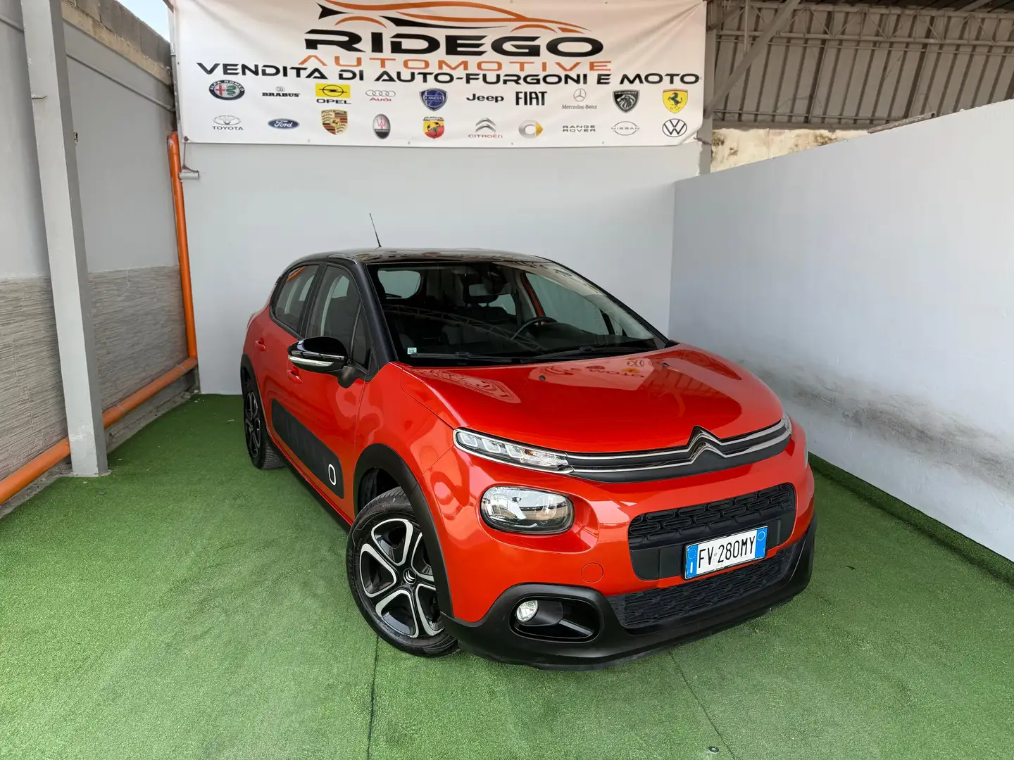 Citroen C3 C3 III 2017 1.2 puretech Shine s Orange - 1