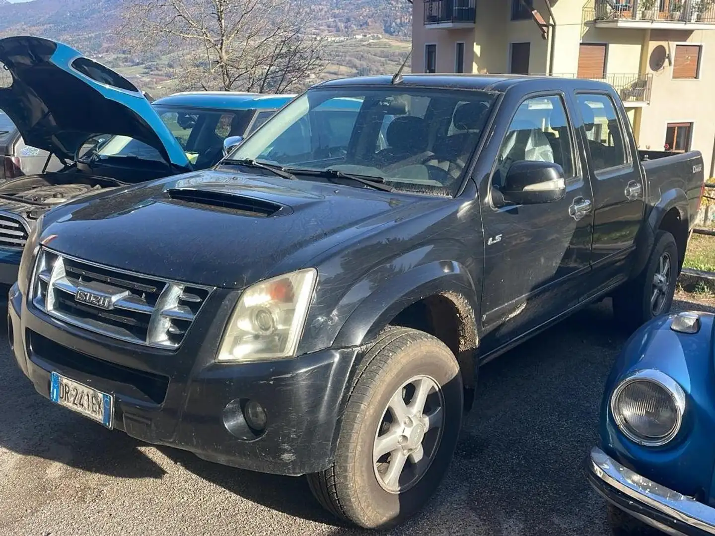 Isuzu D-Max 4 porte e cassone Nero - 1