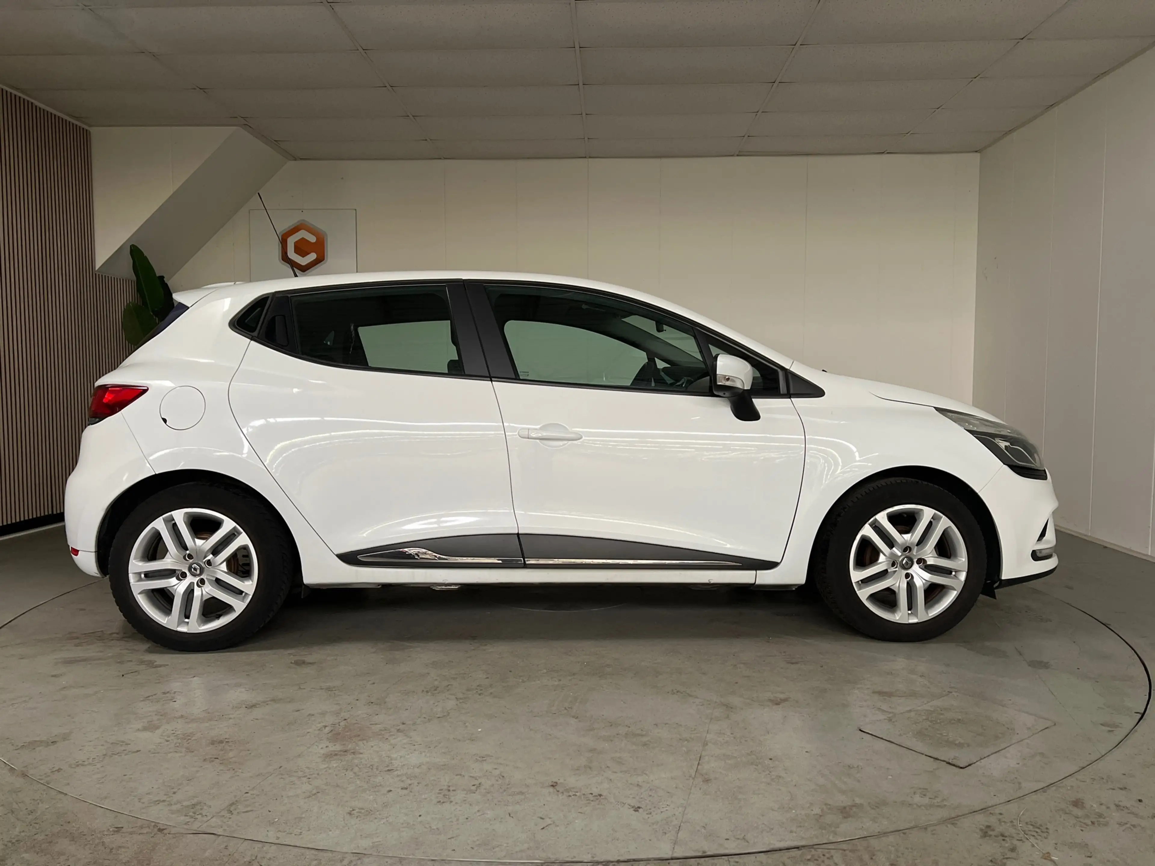 Renault Clio 0.9 TCe Zen airco/carplay media/cruise control — photo 10